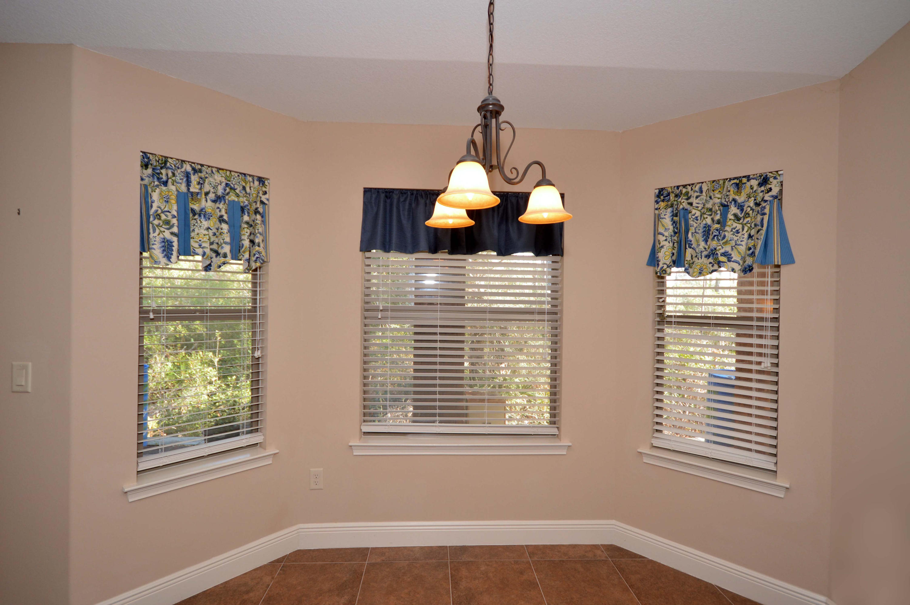 HOLLEY BY THE SEA - Residential