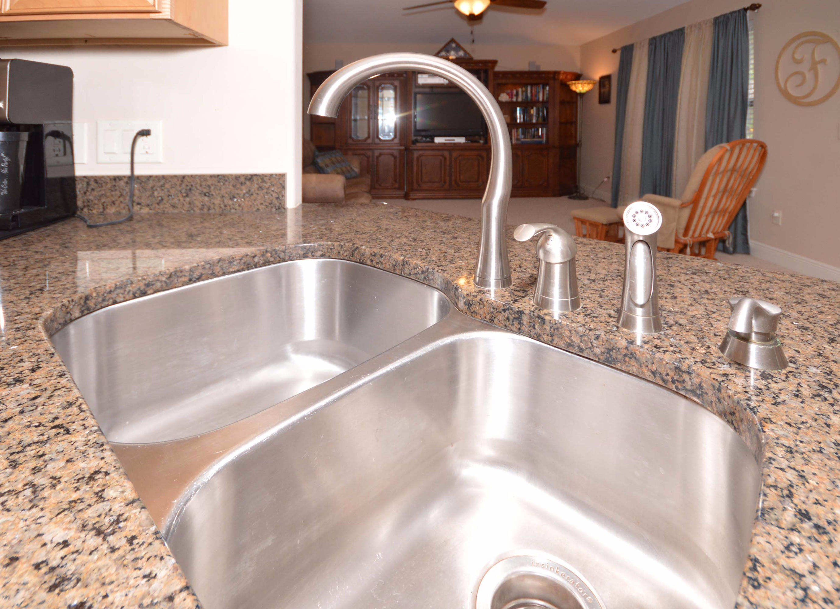 HOLLEY BY THE SEA - Residential