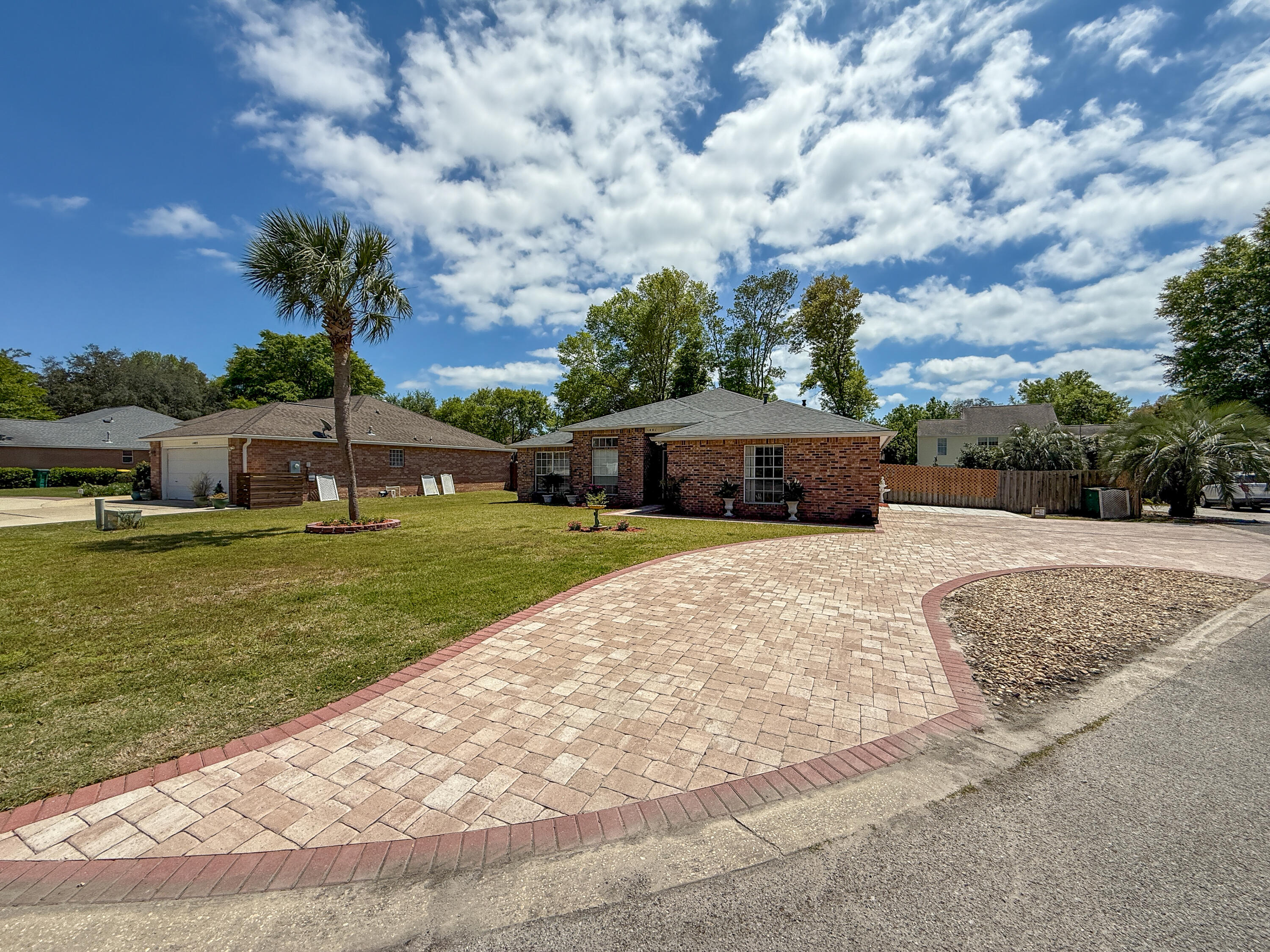 1401 Mark Twain Court