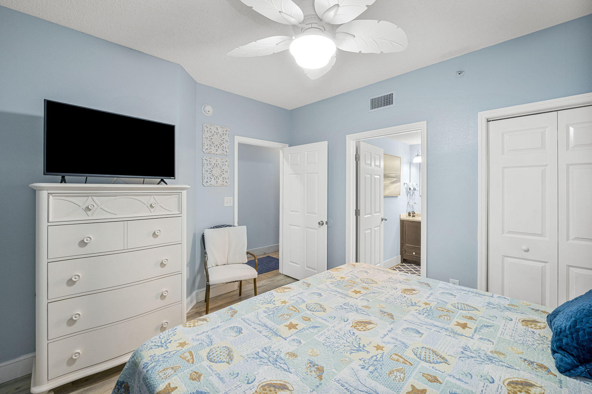 MAJESTIC BEACH TOWERS I - Residential