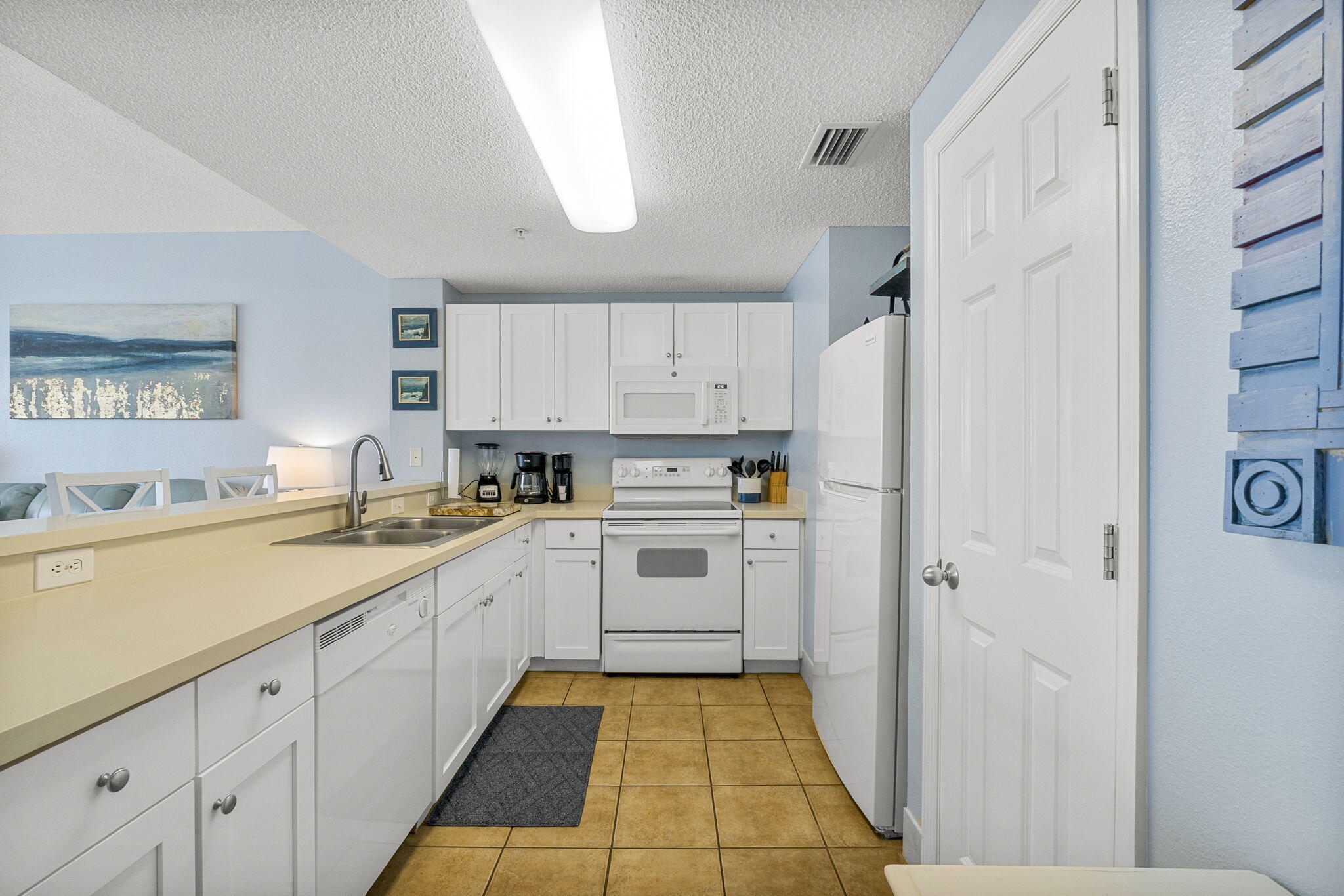 MAJESTIC BEACH TOWERS I - Residential