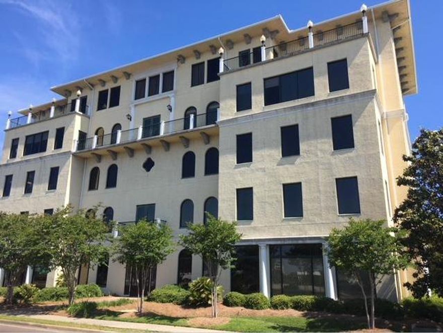 1st Floor 746 Office space located in the Pier 98 Centre located in the heart of Destin across from Harbor Docks, 2 office with a conference room and small kitchen, centrally located