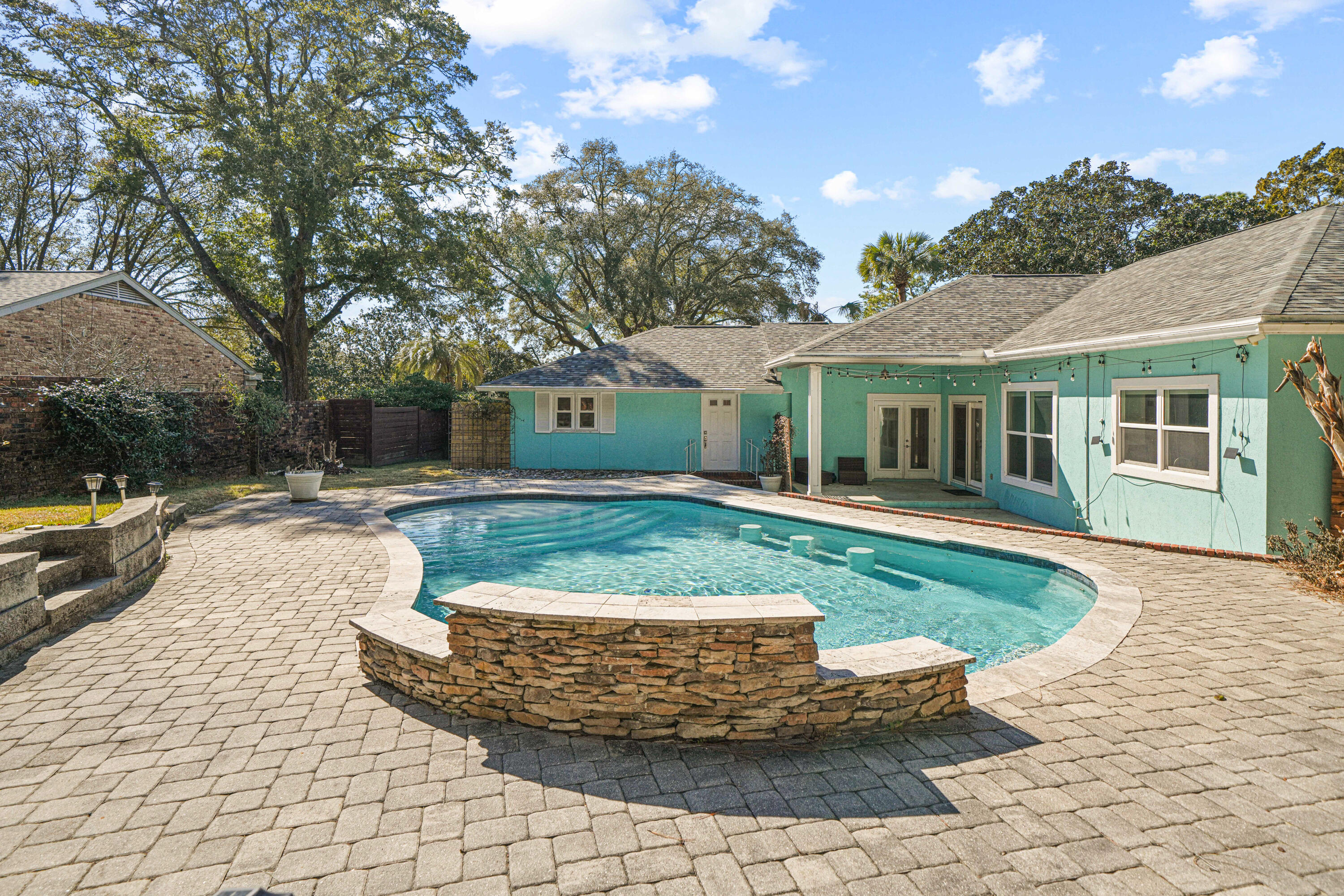 LONGWOOD - Residential