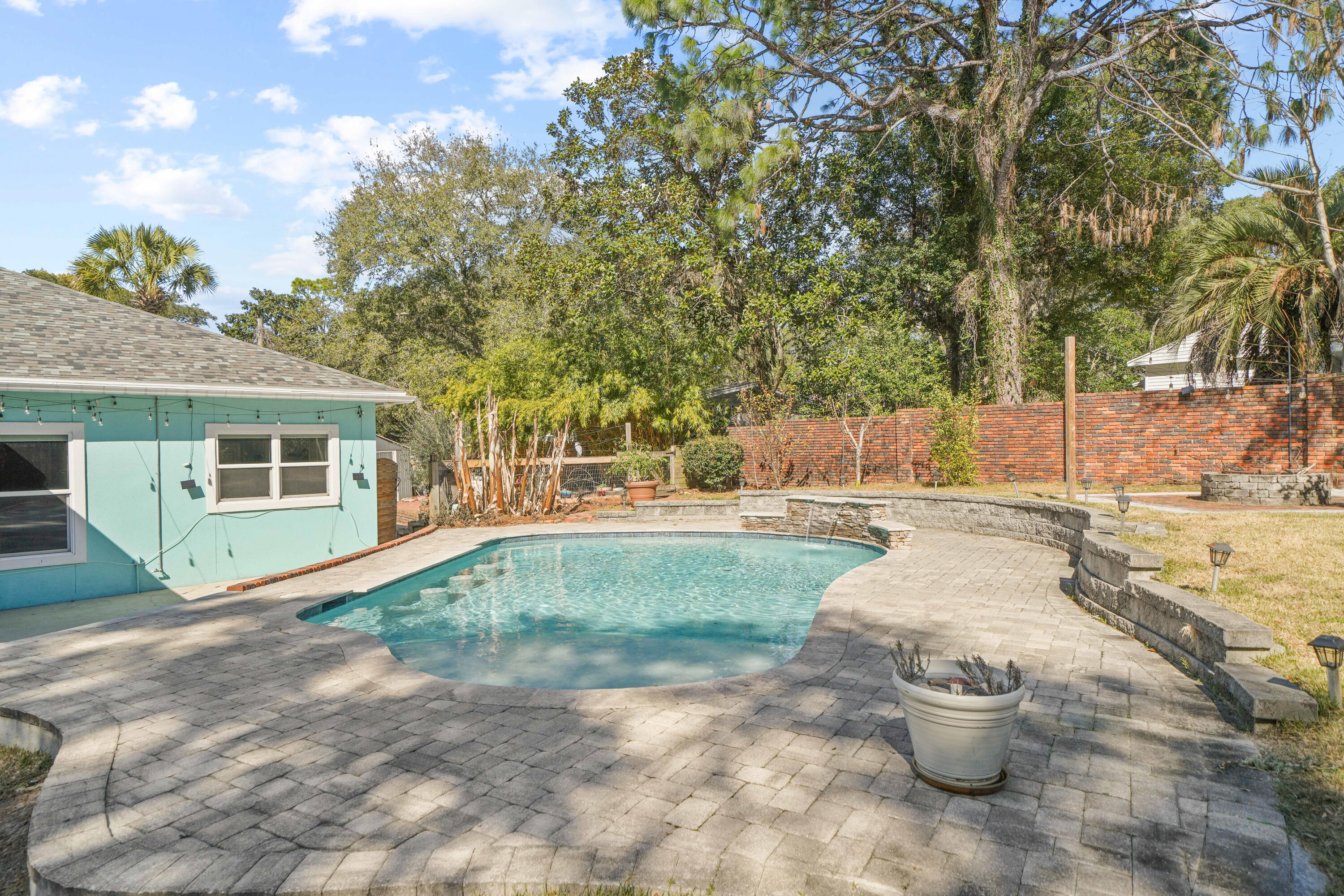 LONGWOOD - Residential