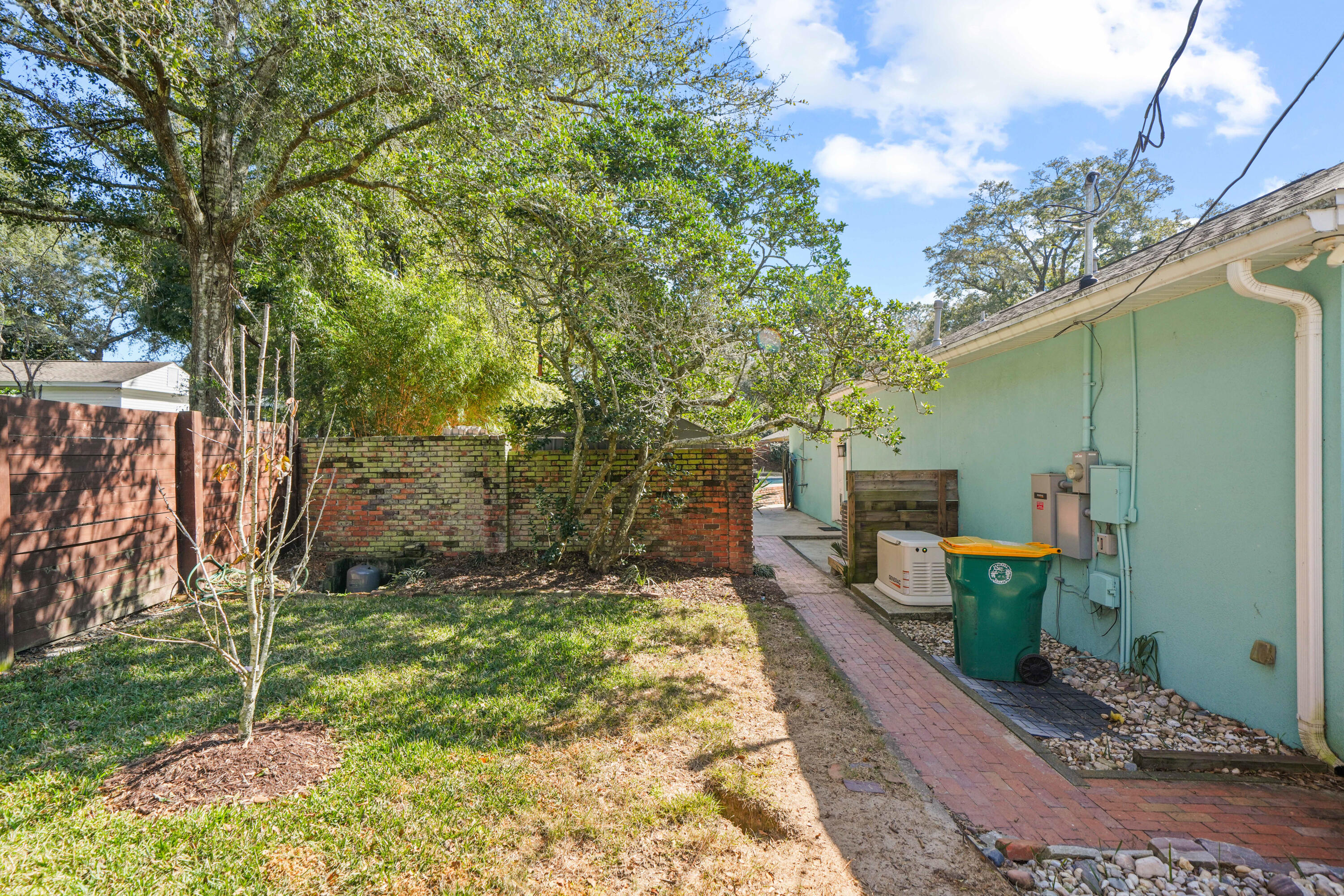 LONGWOOD - Residential