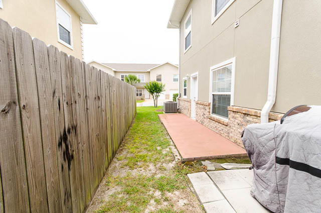 MERIDIAN SQUARE TOWNHOMES - Residential