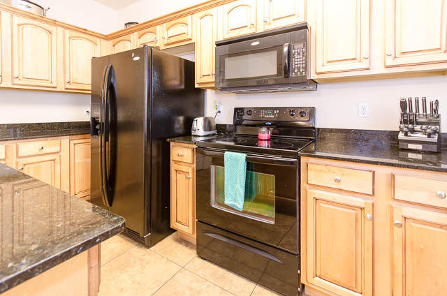 MERIDIAN SQUARE TOWNHOMES - Residential
