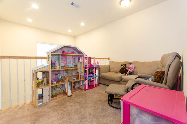 MERIDIAN SQUARE TOWNHOMES - Residential