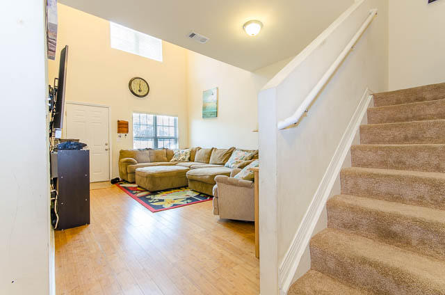 MERIDIAN SQUARE TOWNHOMES - Residential
