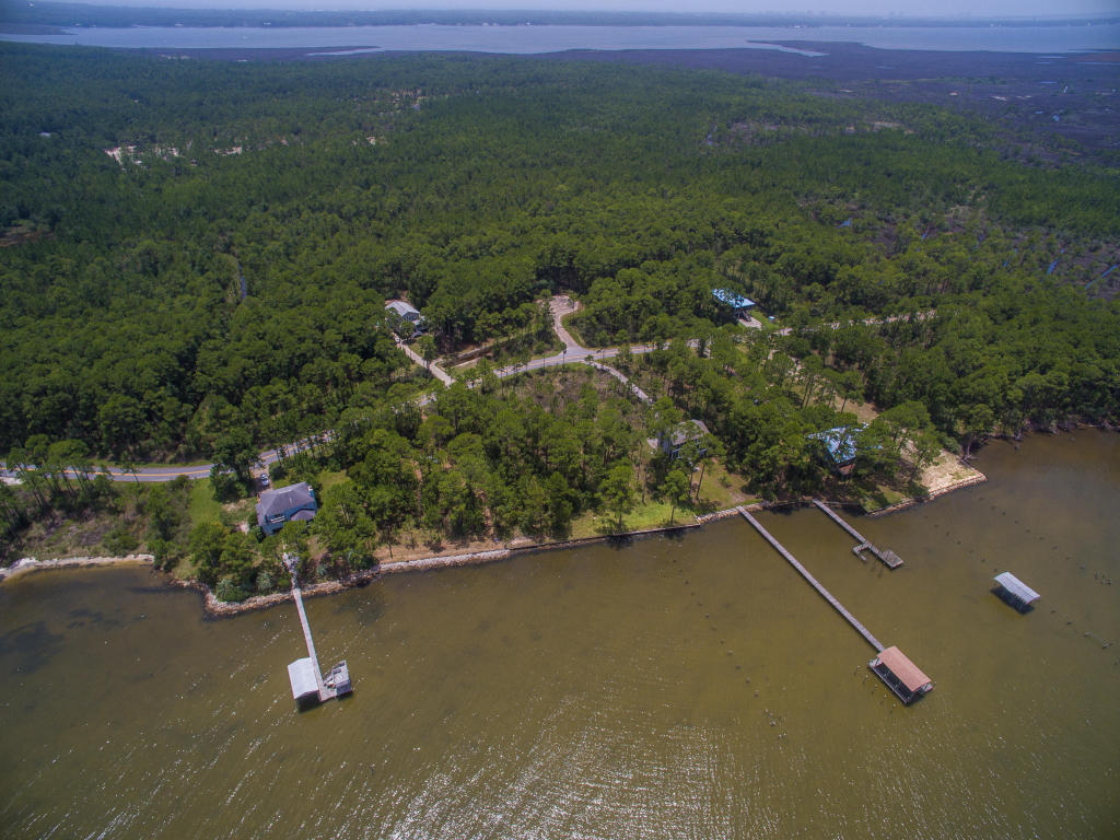 WHISPERING PINES - Land