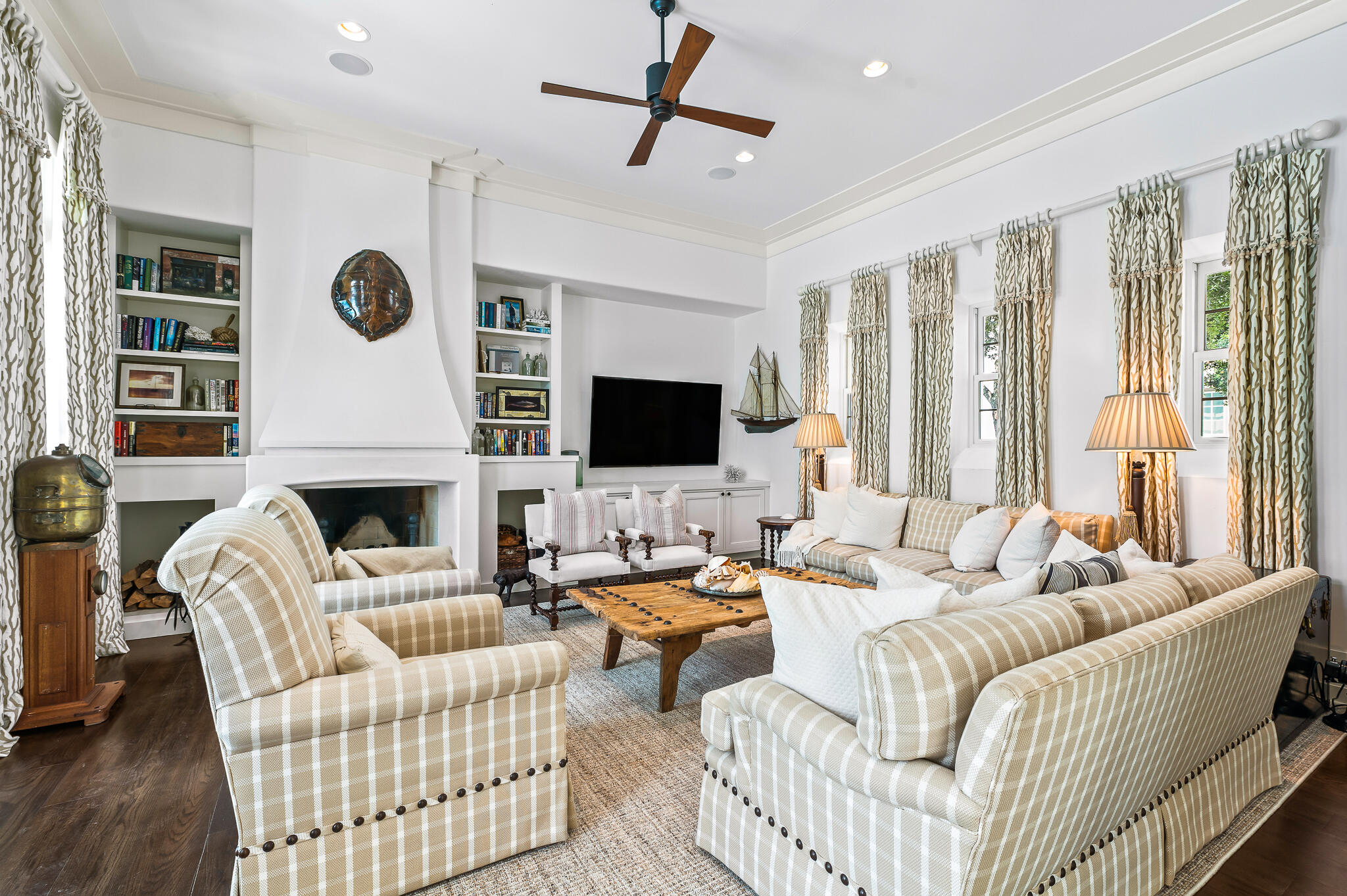 ALYS BEACH - Residential