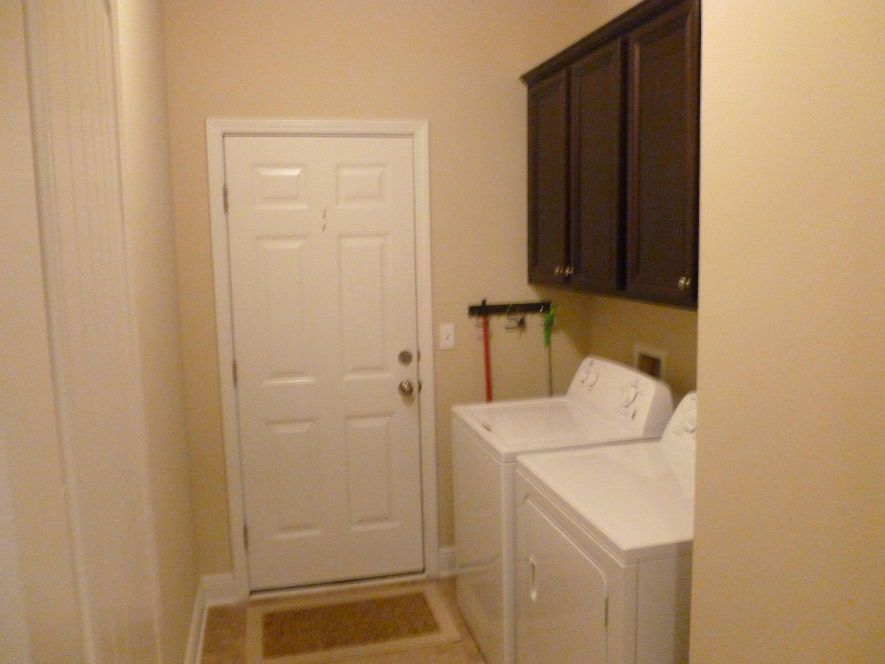 WHISPERING LAKE - Residential