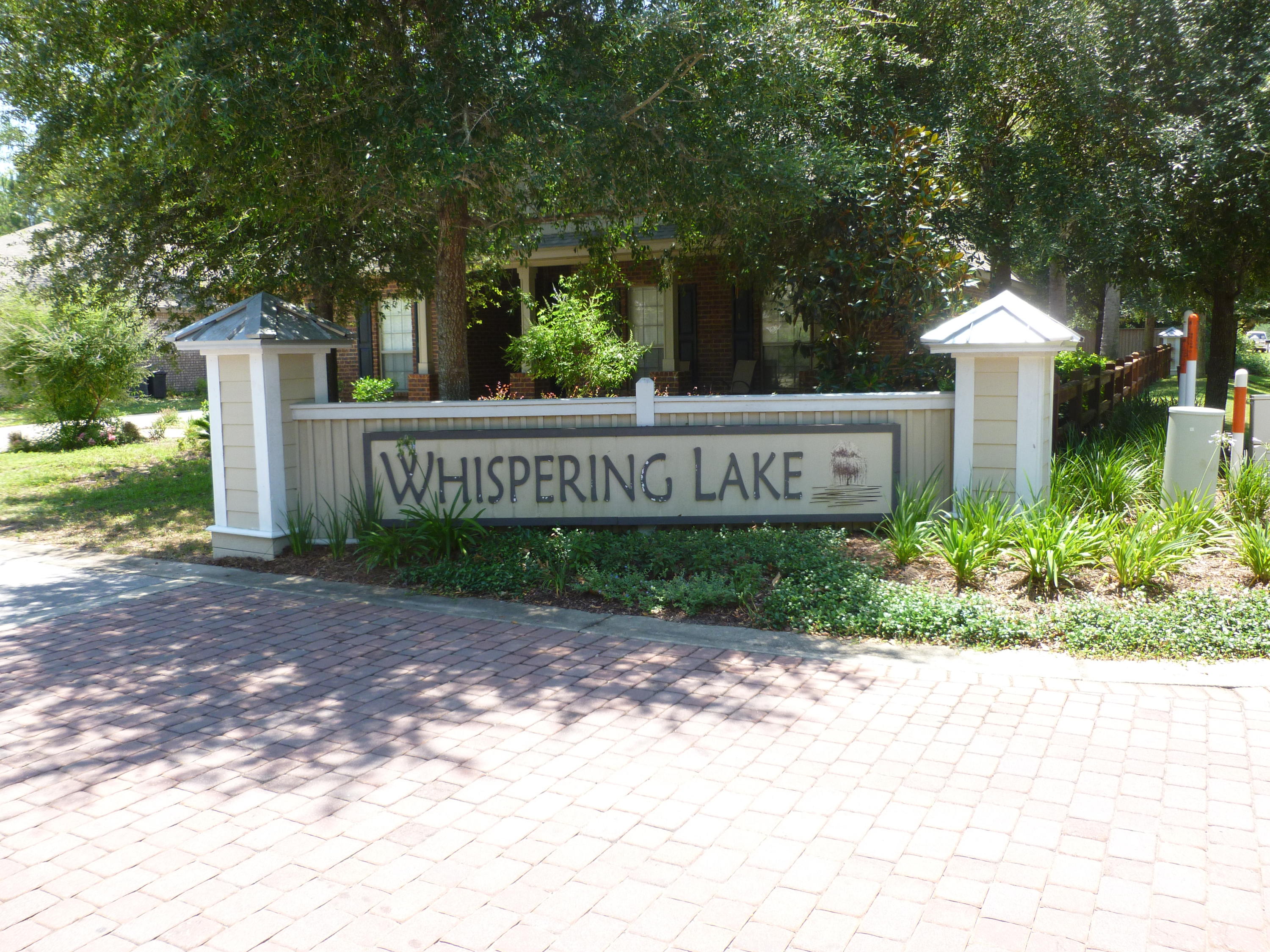 WHISPERING LAKE - Residential