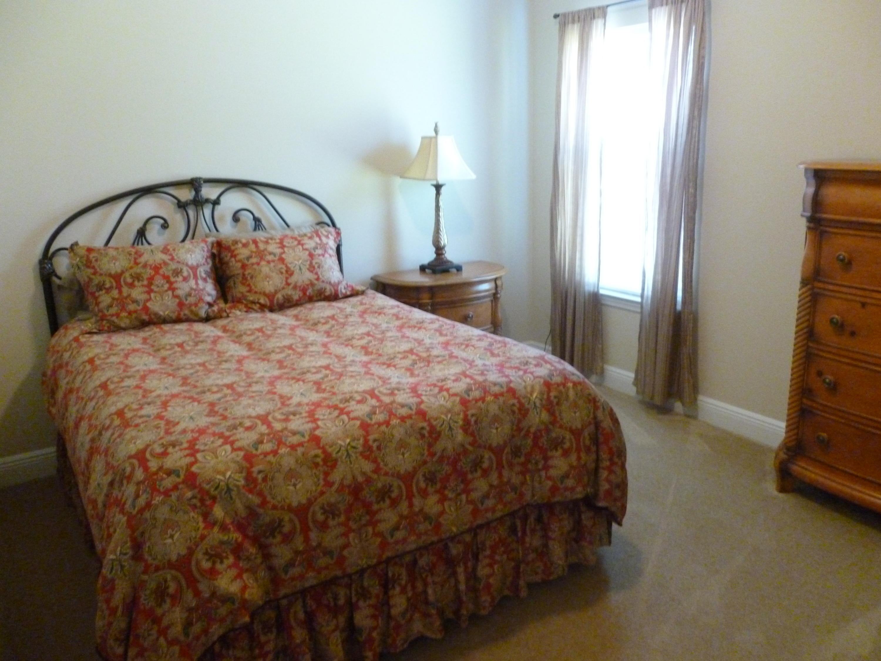 WHISPERING LAKE - Residential