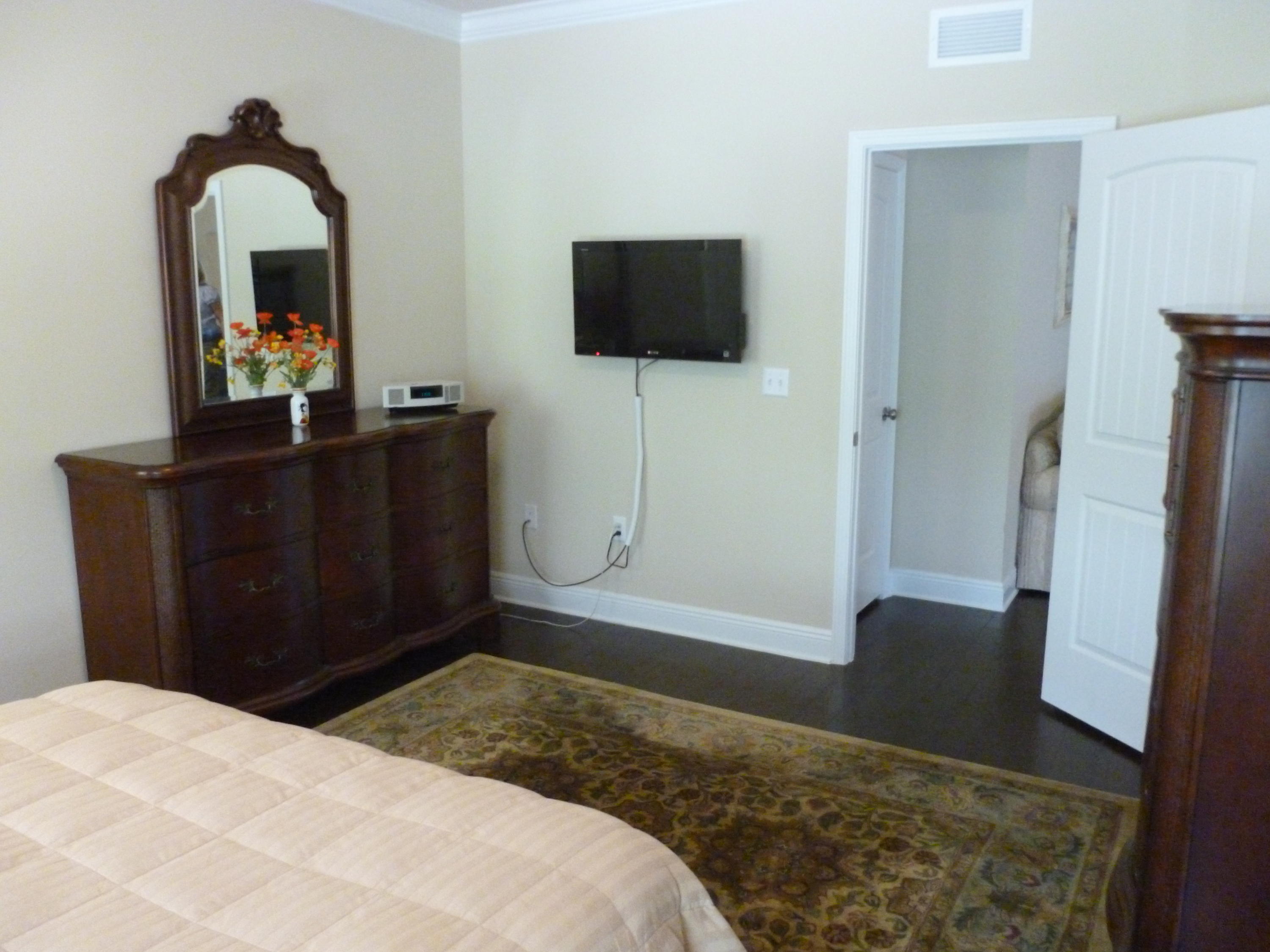 WHISPERING LAKE - Residential