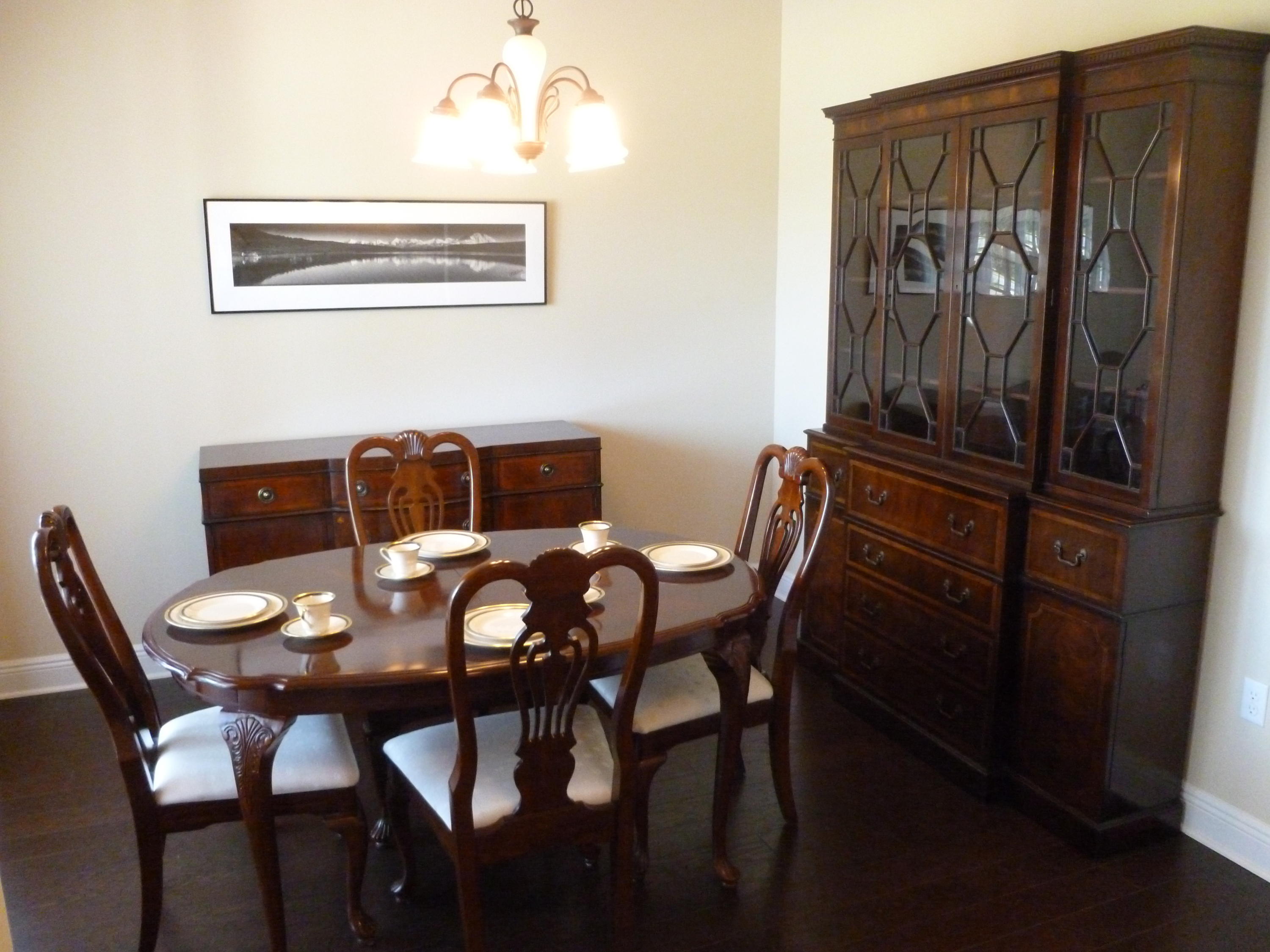 WHISPERING LAKE - Residential