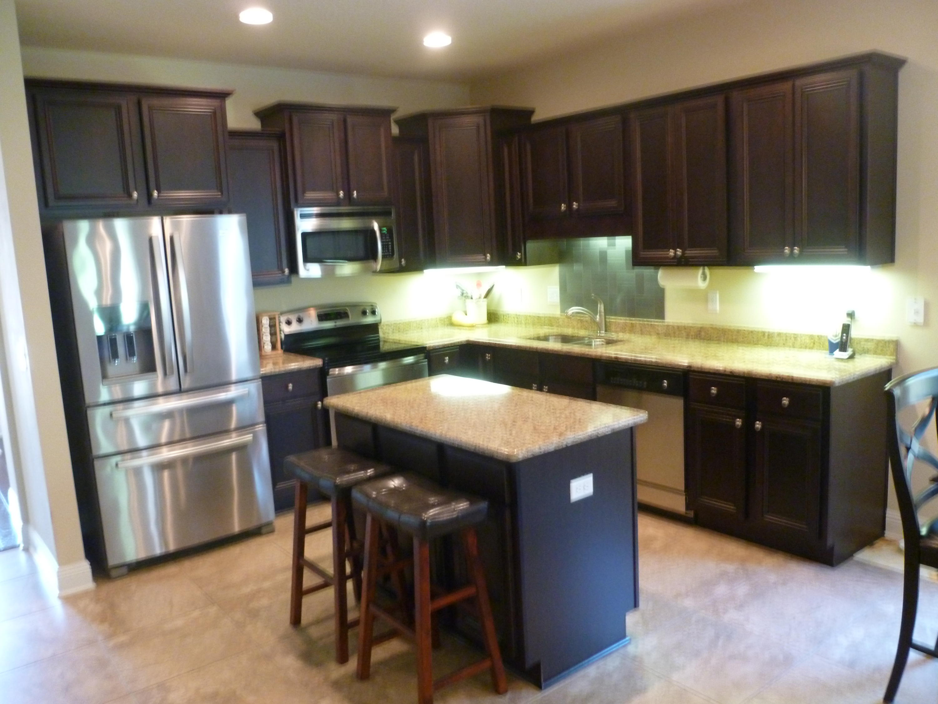 WHISPERING LAKE - Residential