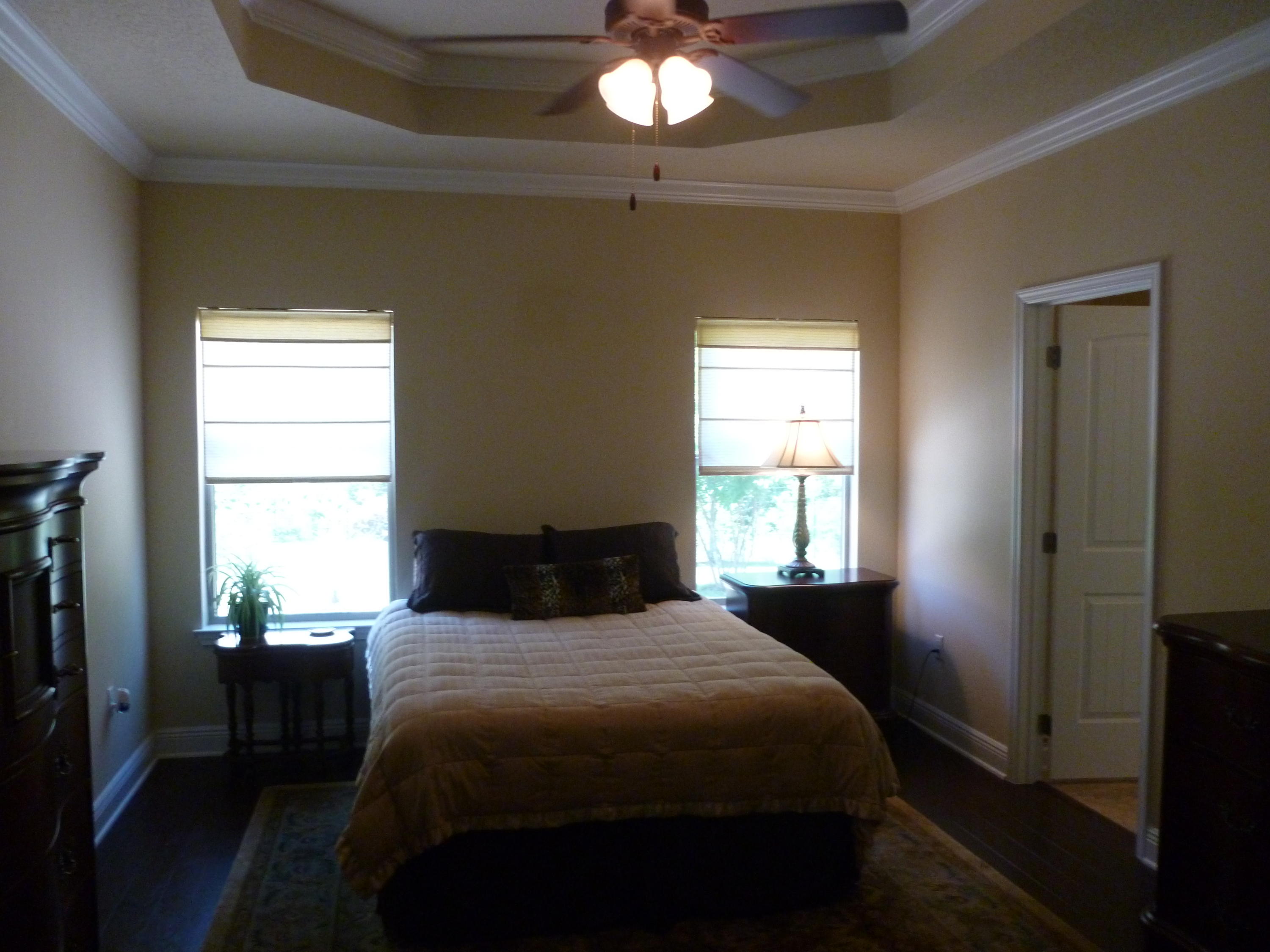 WHISPERING LAKE - Residential