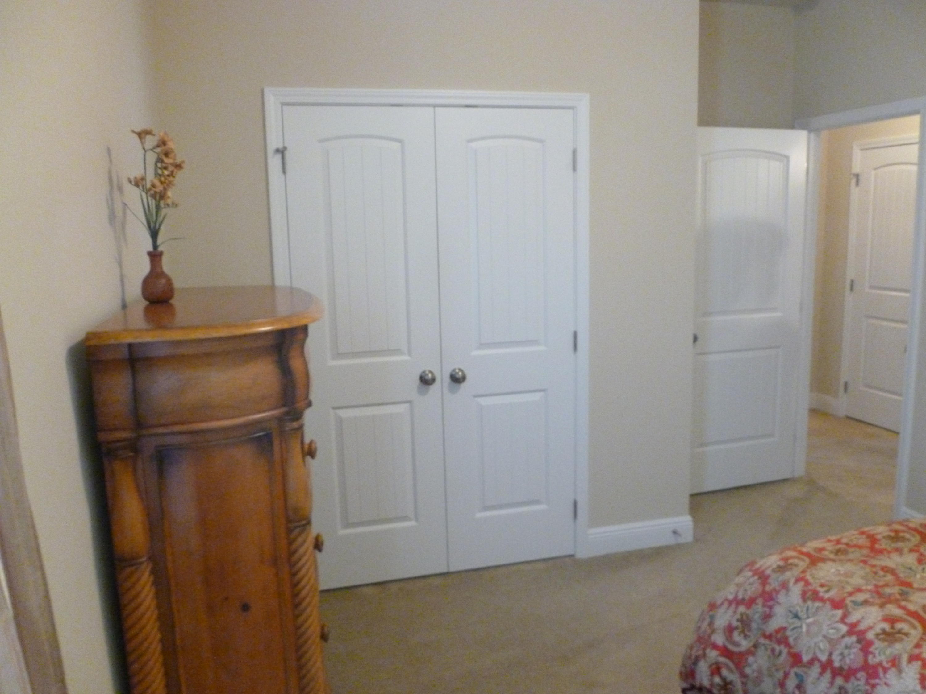 WHISPERING LAKE - Residential