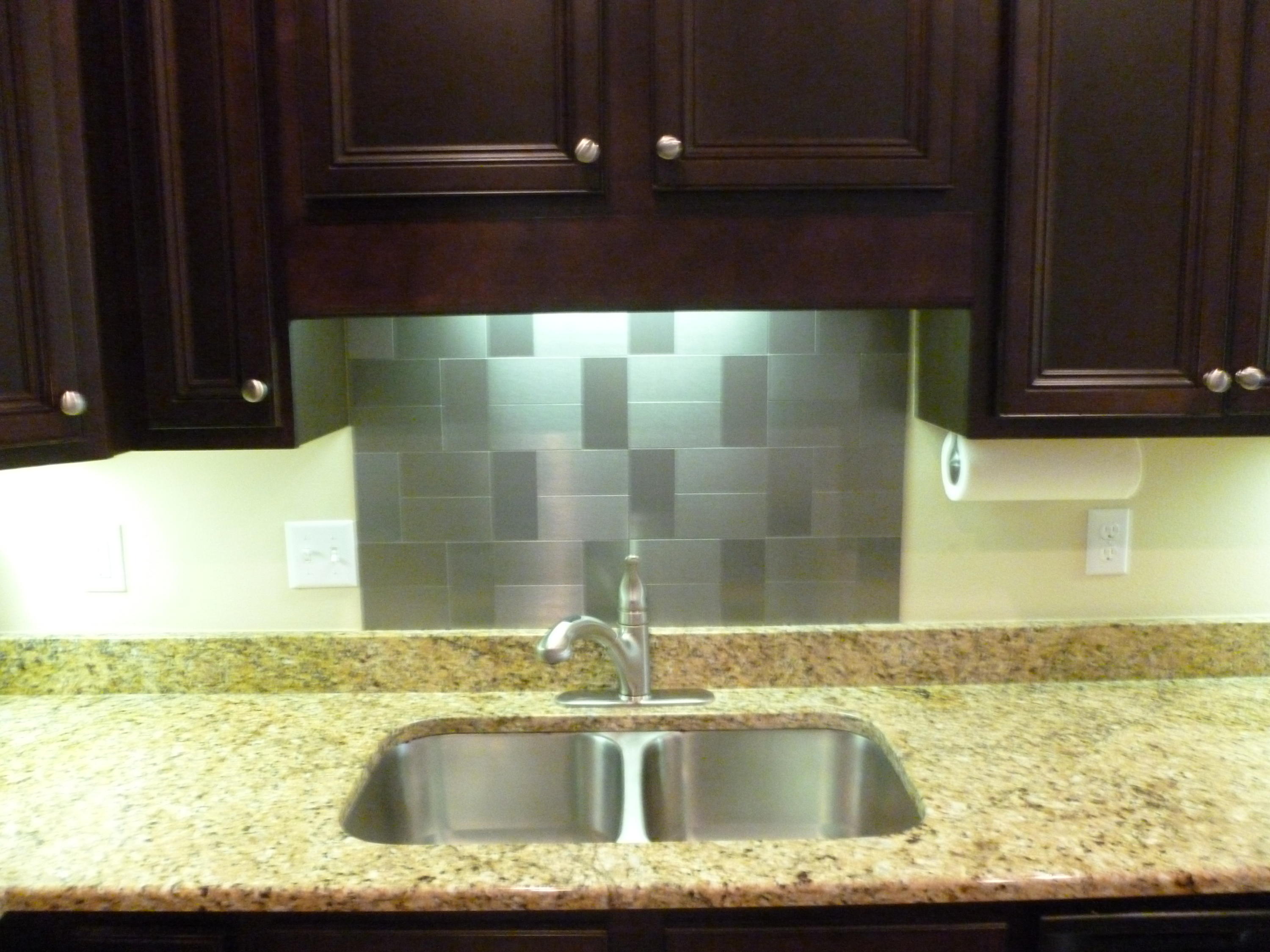 WHISPERING LAKE - Residential