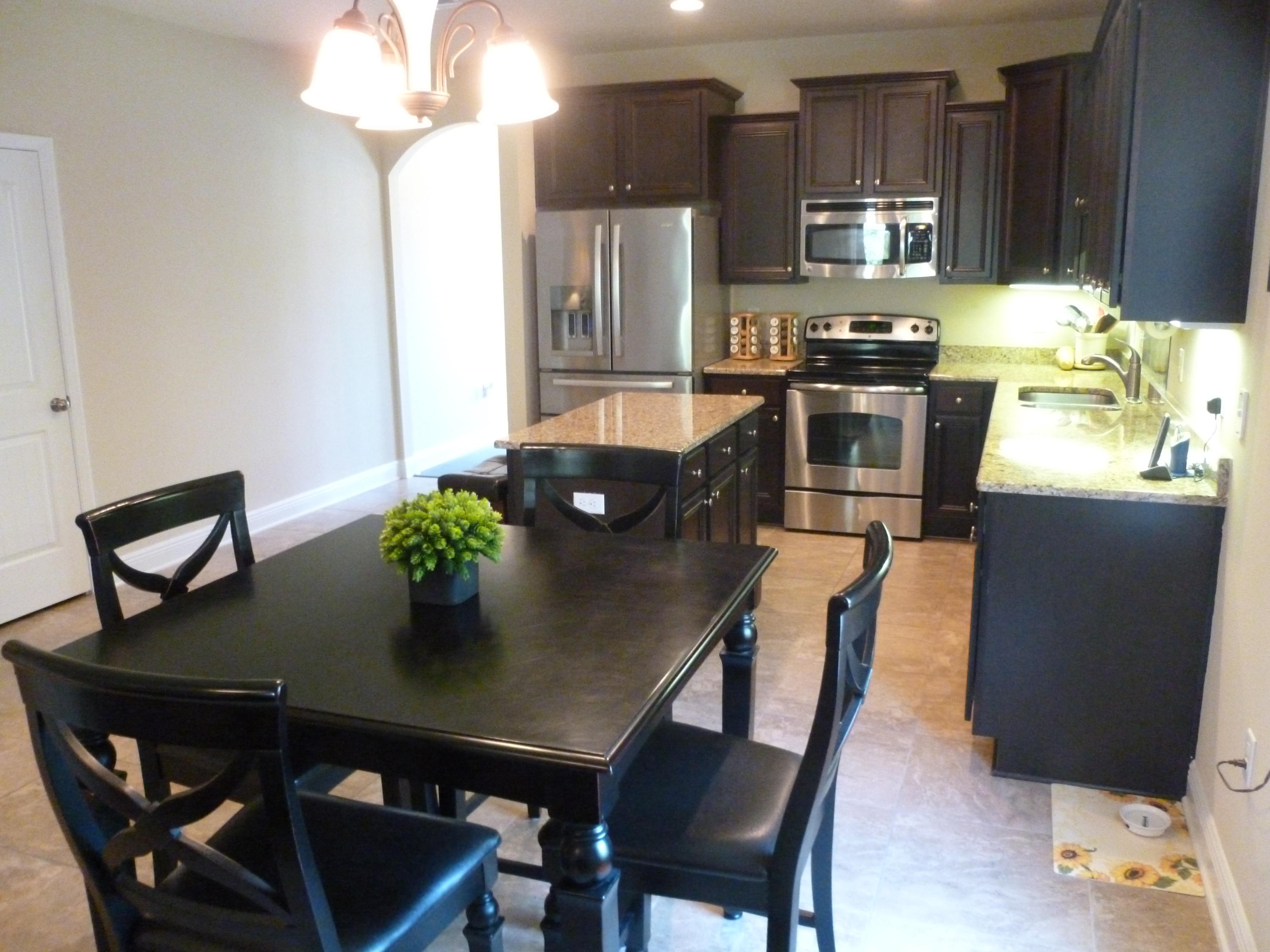 WHISPERING LAKE - Residential