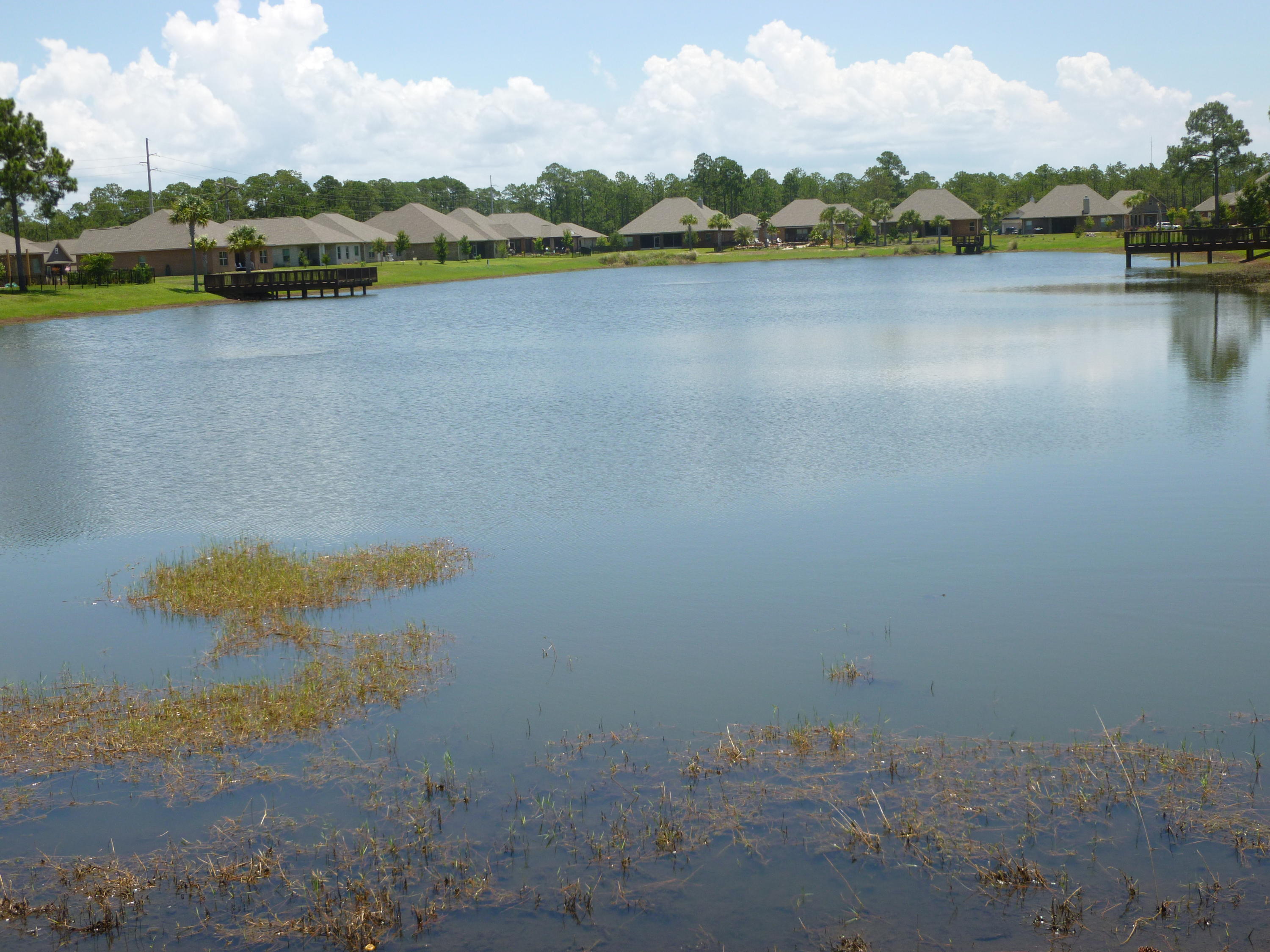 WHISPERING LAKE - Residential