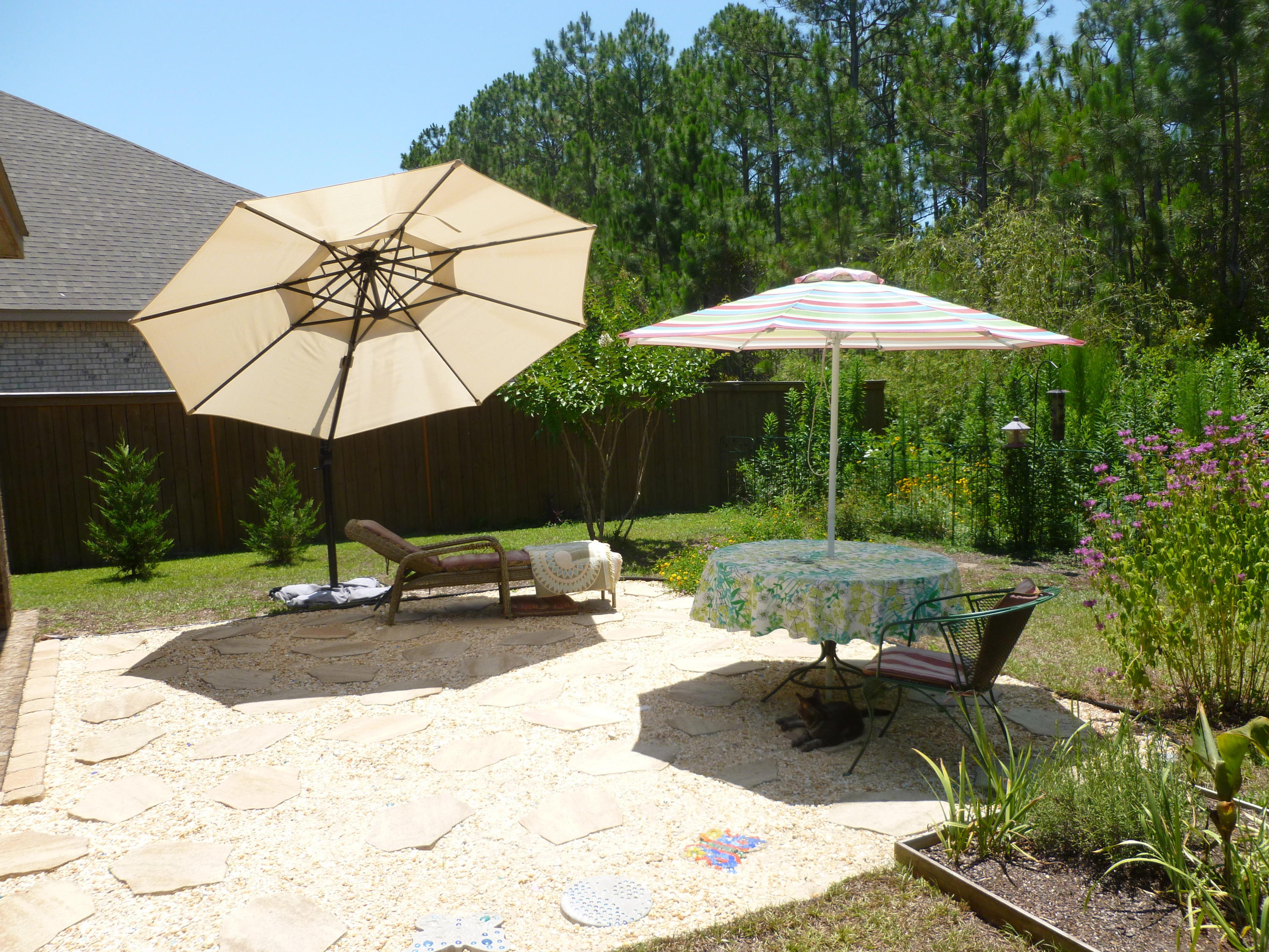 WHISPERING LAKE - Residential