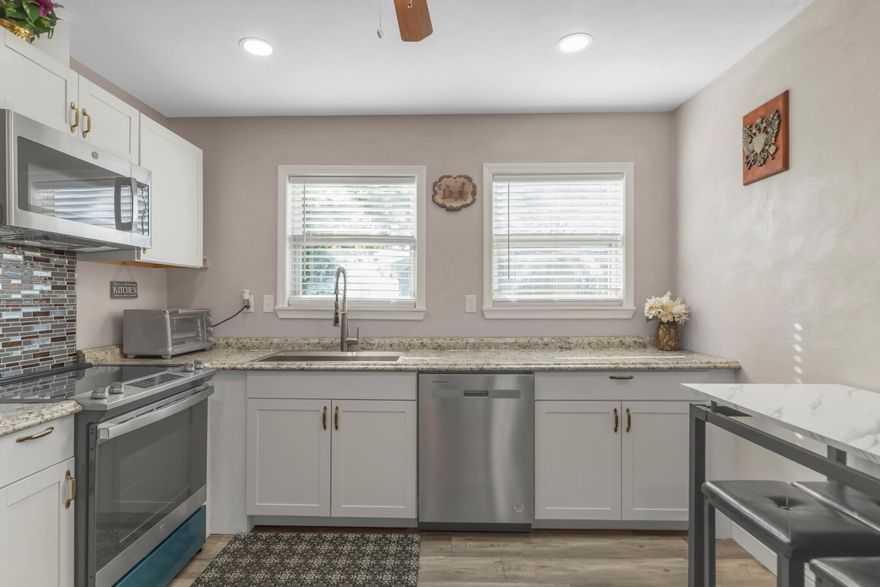 Fully furnished and updated guest house located on a large lot with plenty of parking, and is just minutes from Hurlburt AFB. The property offers 2 bedrooms with their own full bathrooms, a full kitchen and laundry room with washer and dryer.  No pets allowed.