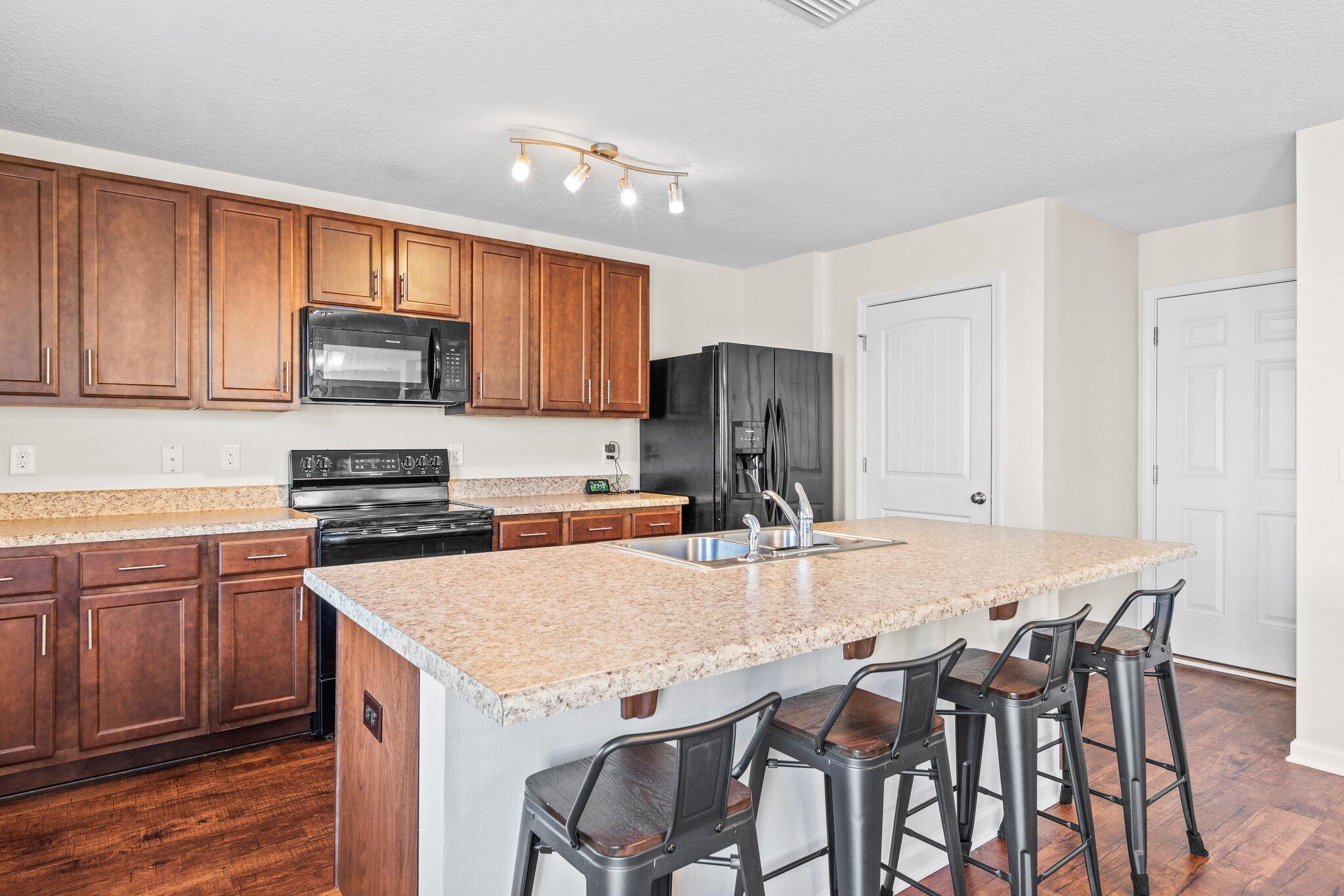 MAGNOLIA BEND - Residential