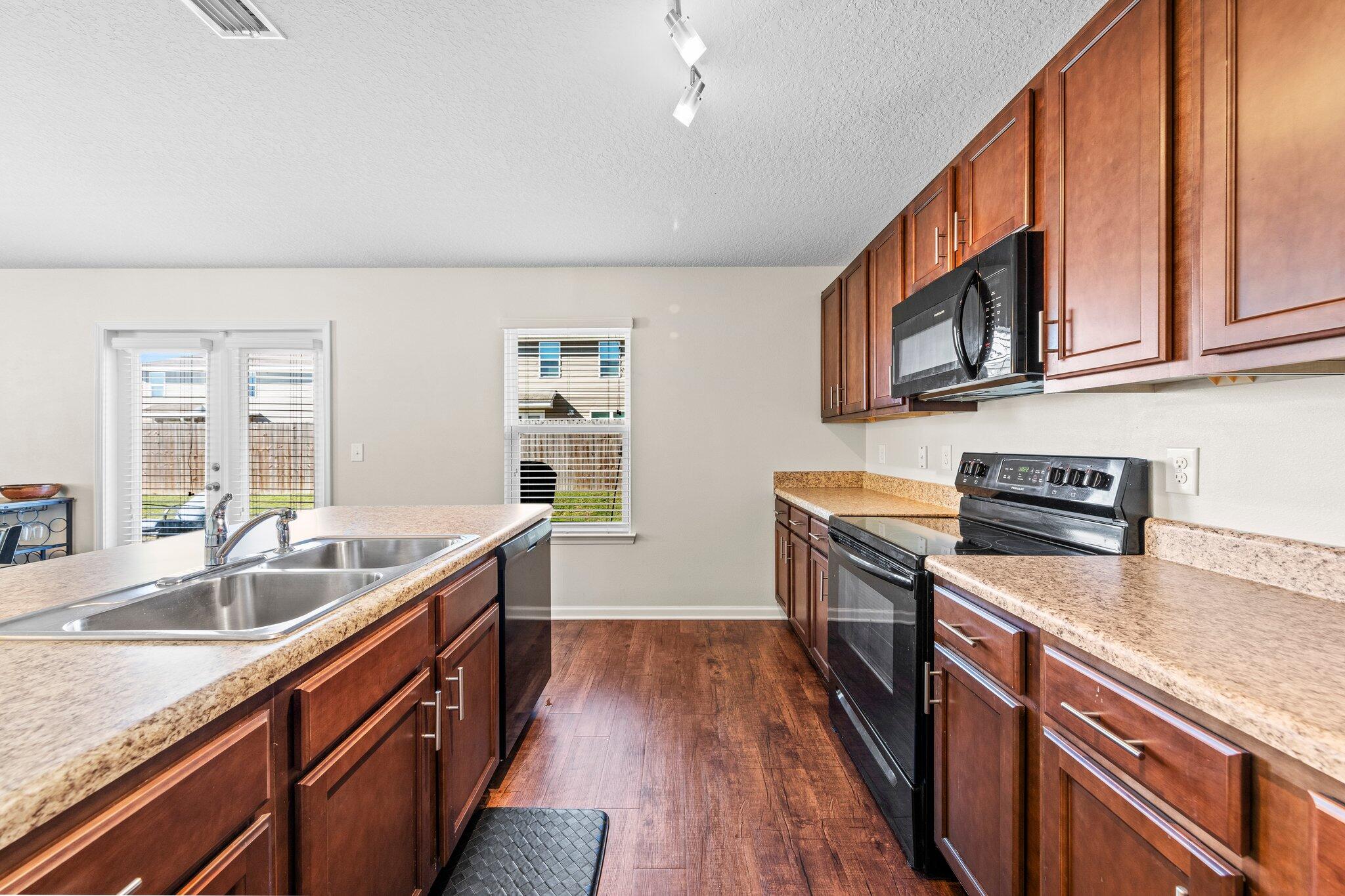 MAGNOLIA BEND - Residential