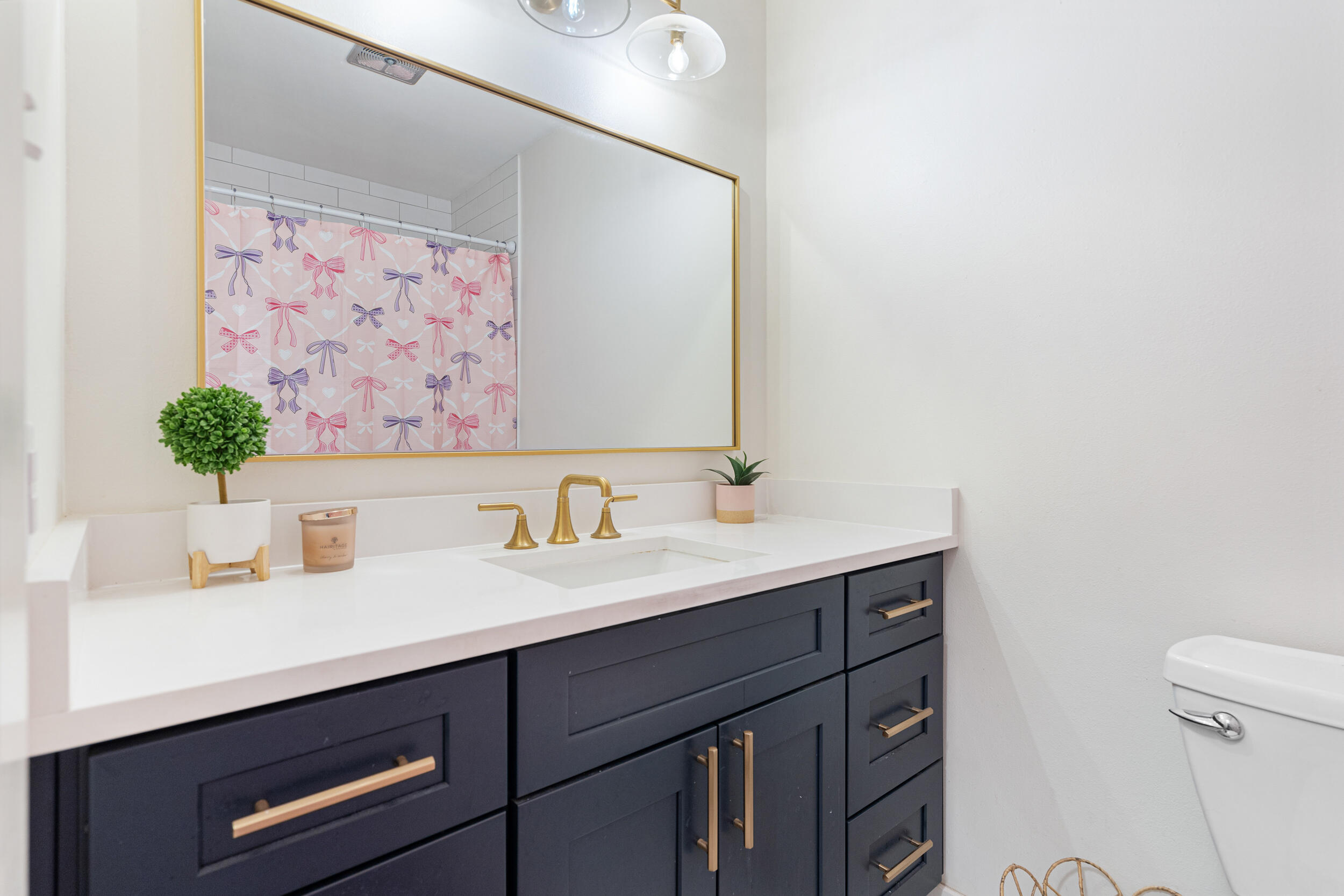 CAROL ANNE MANOR - Residential
