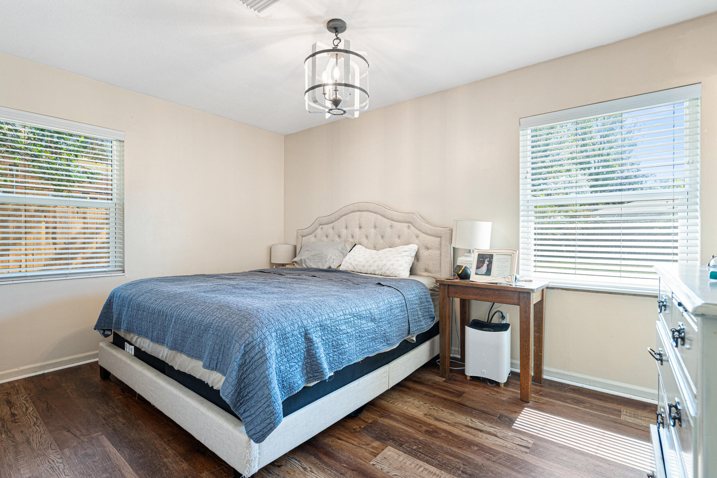 CAROL ANNE MANOR - Residential