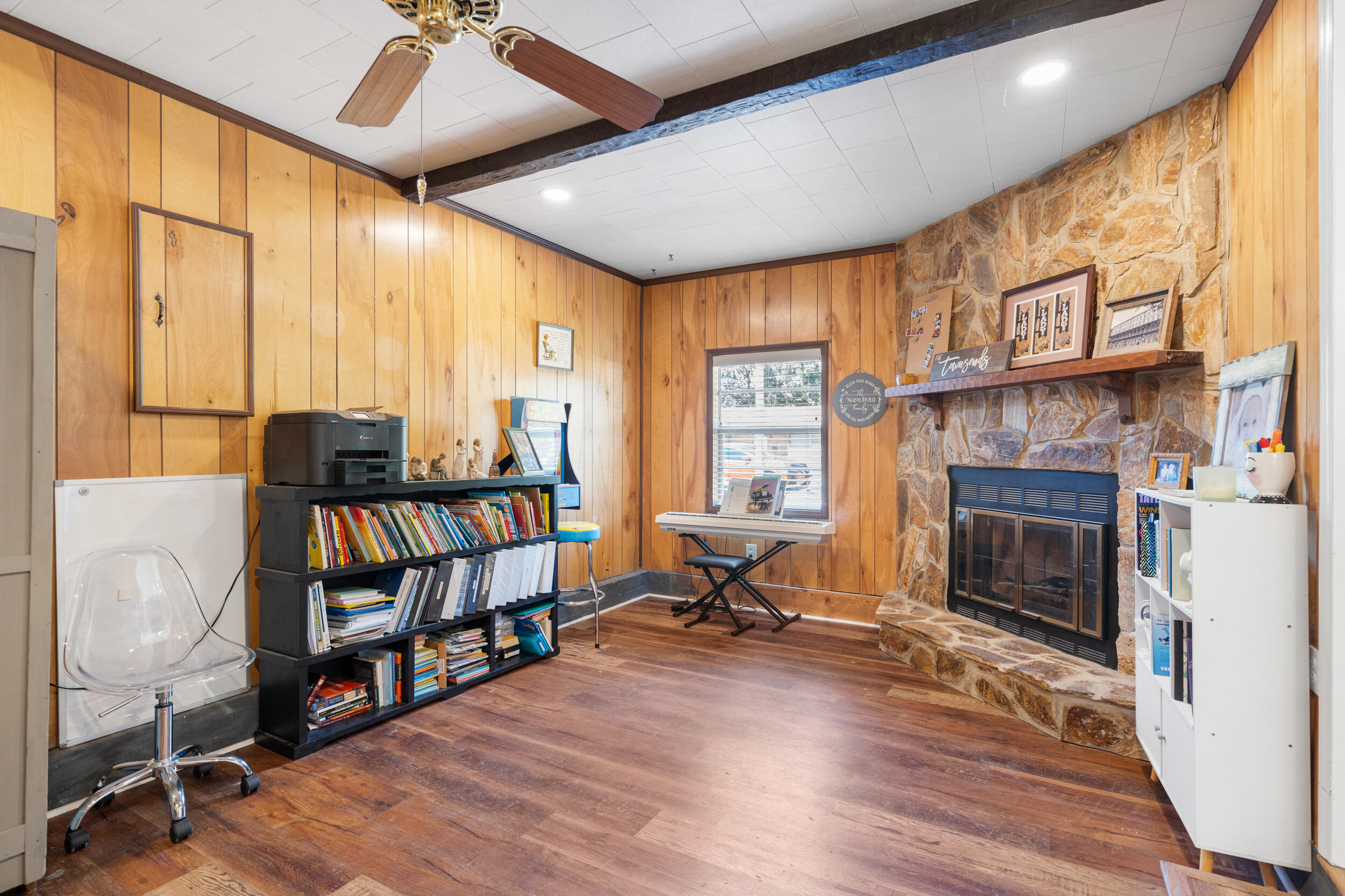CAROL ANNE MANOR - Residential