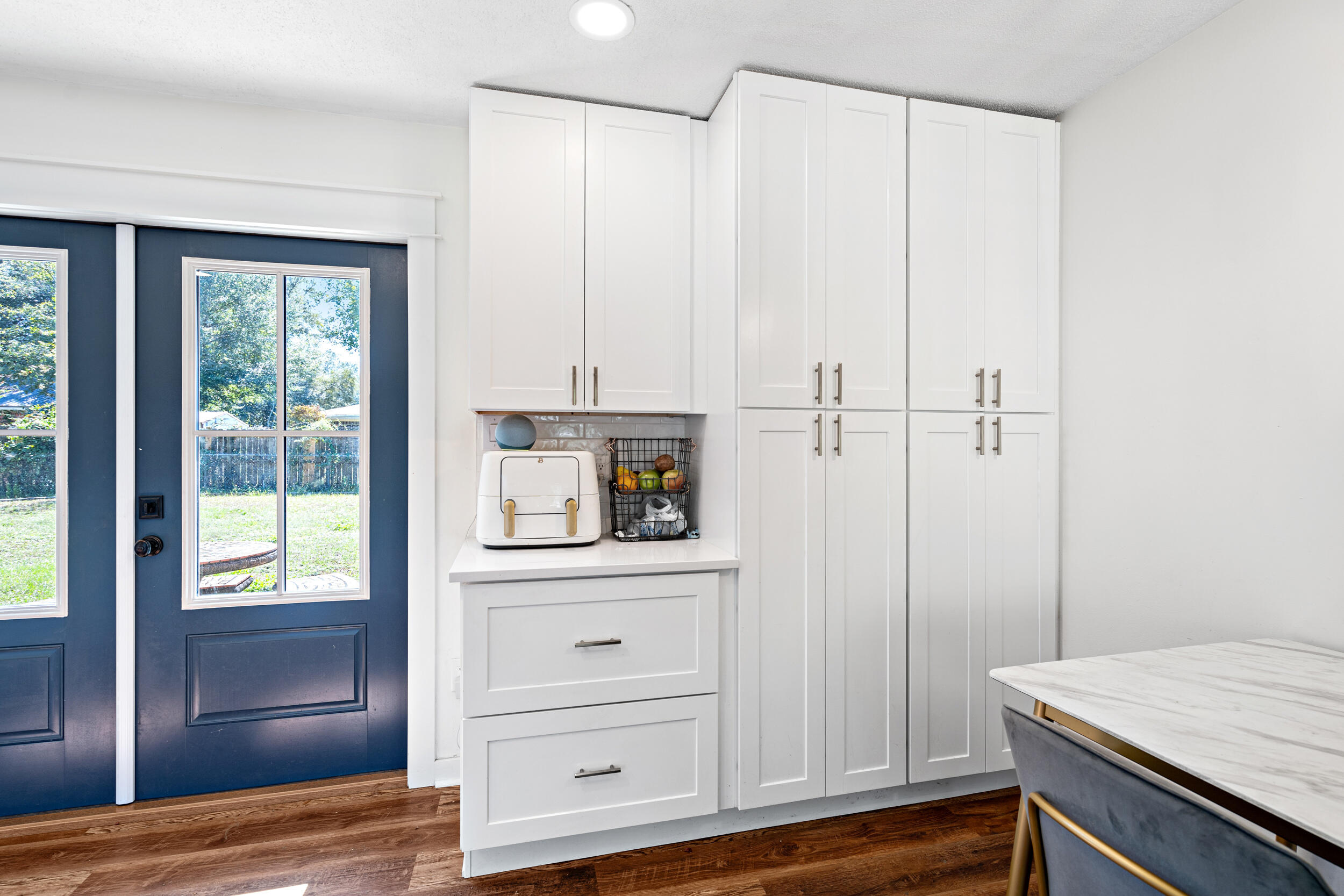 CAROL ANNE MANOR - Residential