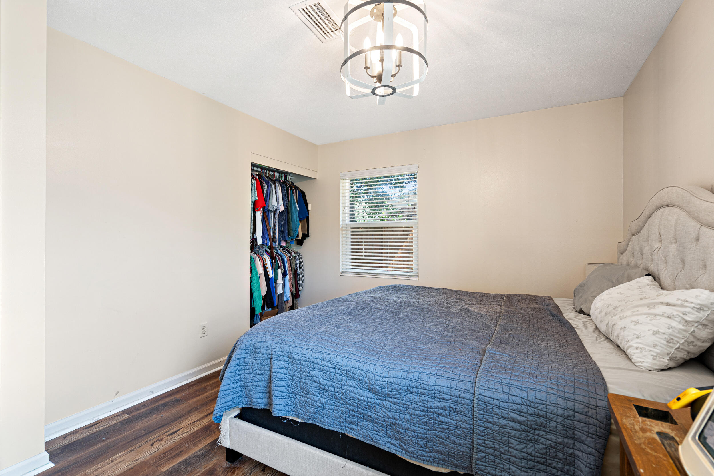 CAROL ANNE MANOR - Residential