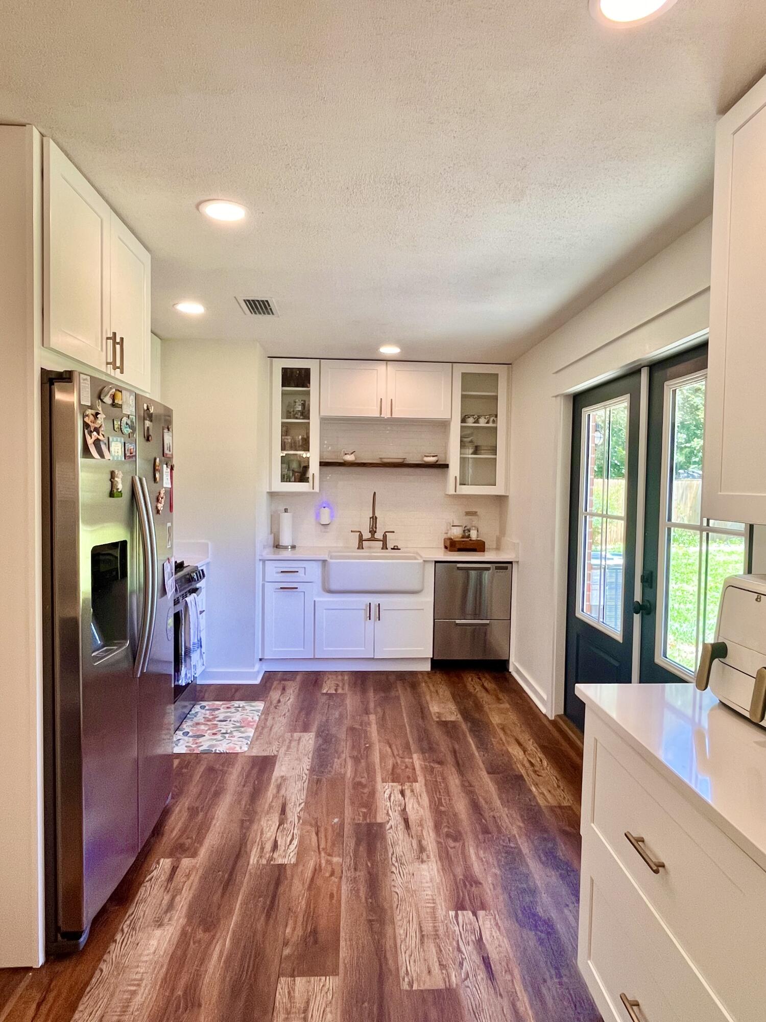 CAROL ANNE MANOR - Residential