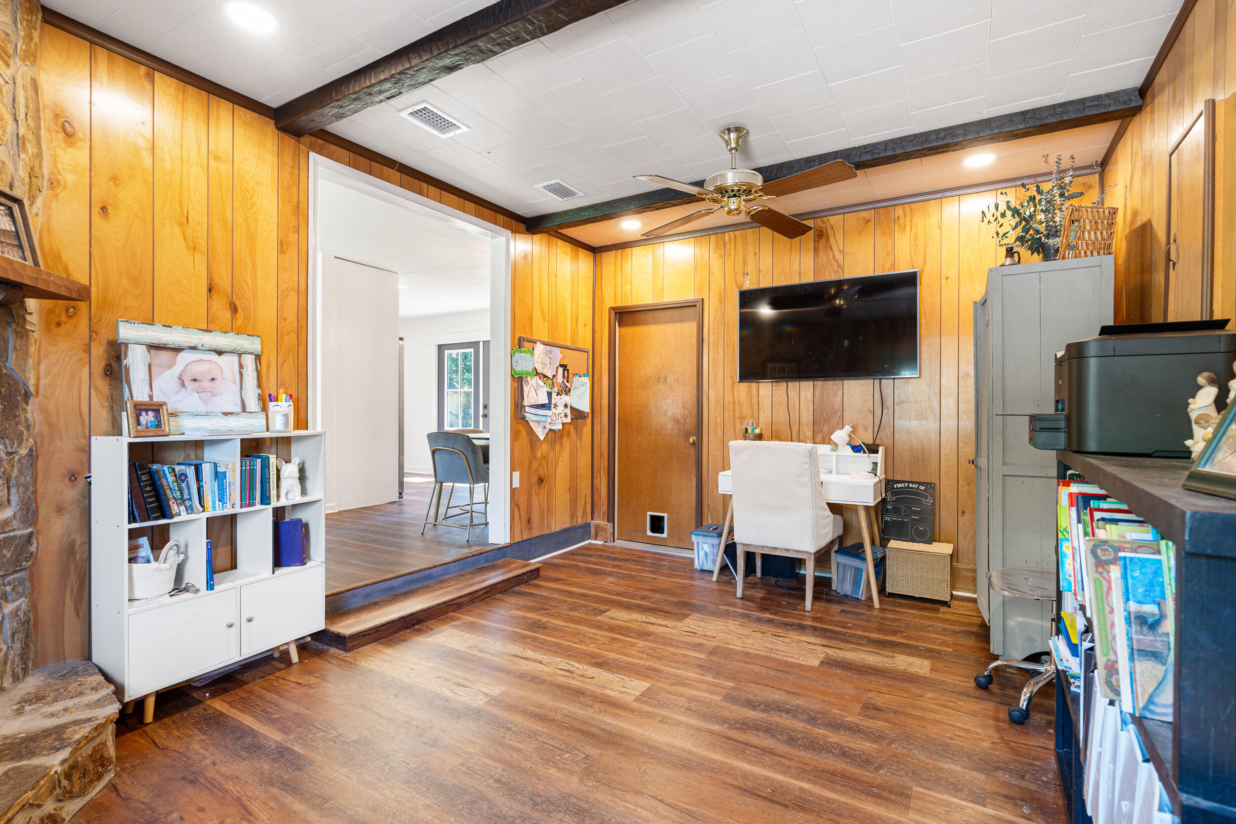 CAROL ANNE MANOR - Residential