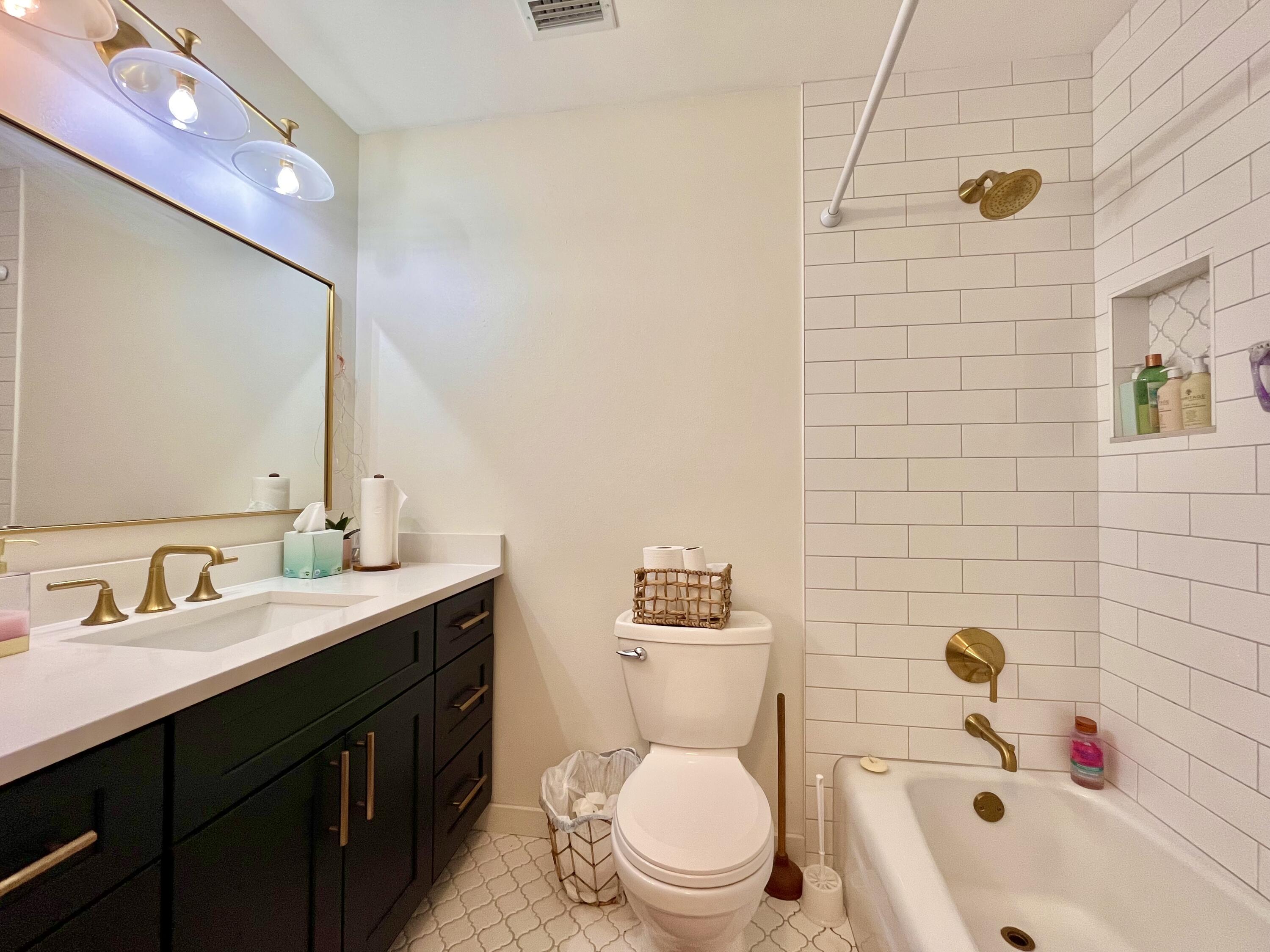 CAROL ANNE MANOR - Residential