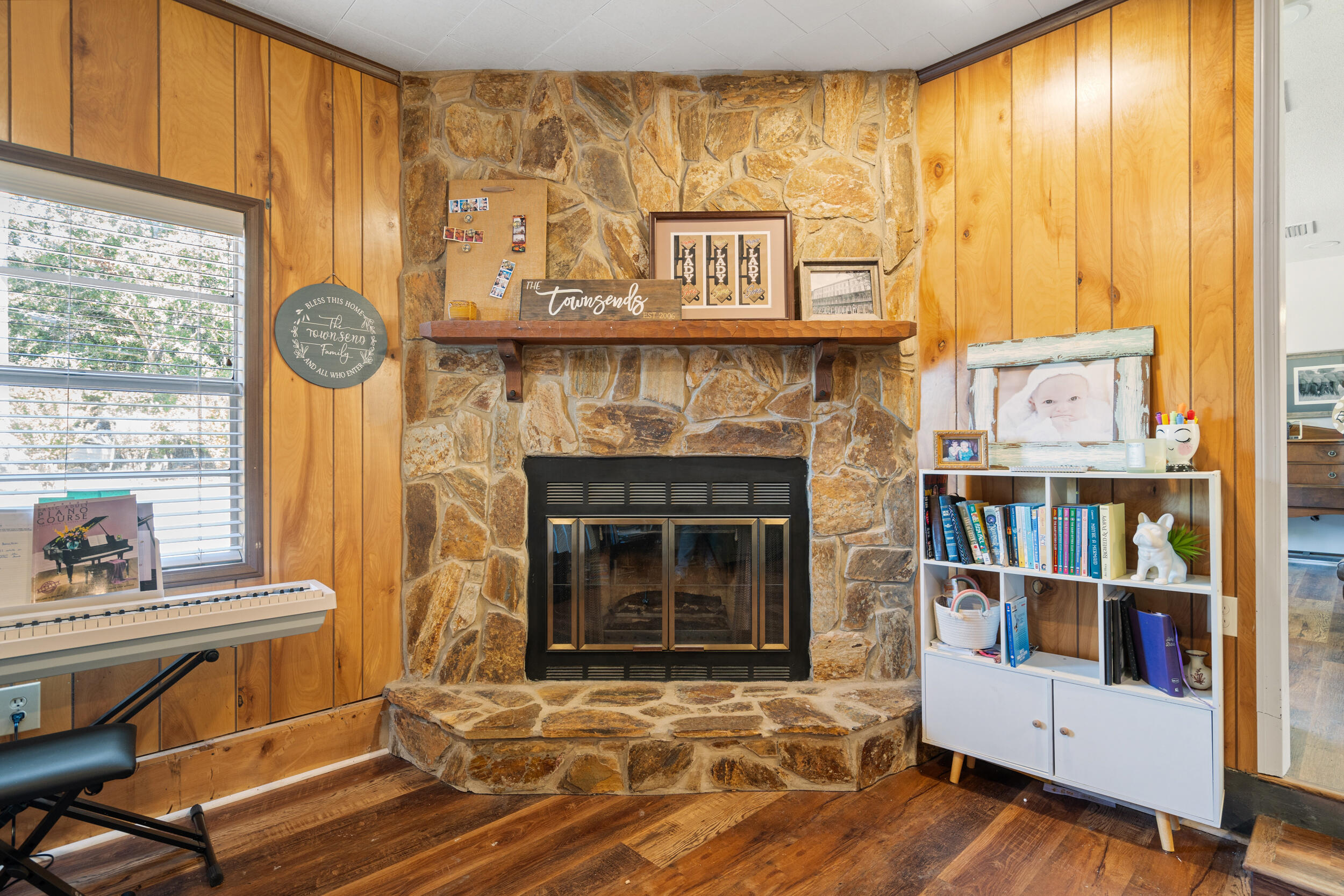 CAROL ANNE MANOR - Residential