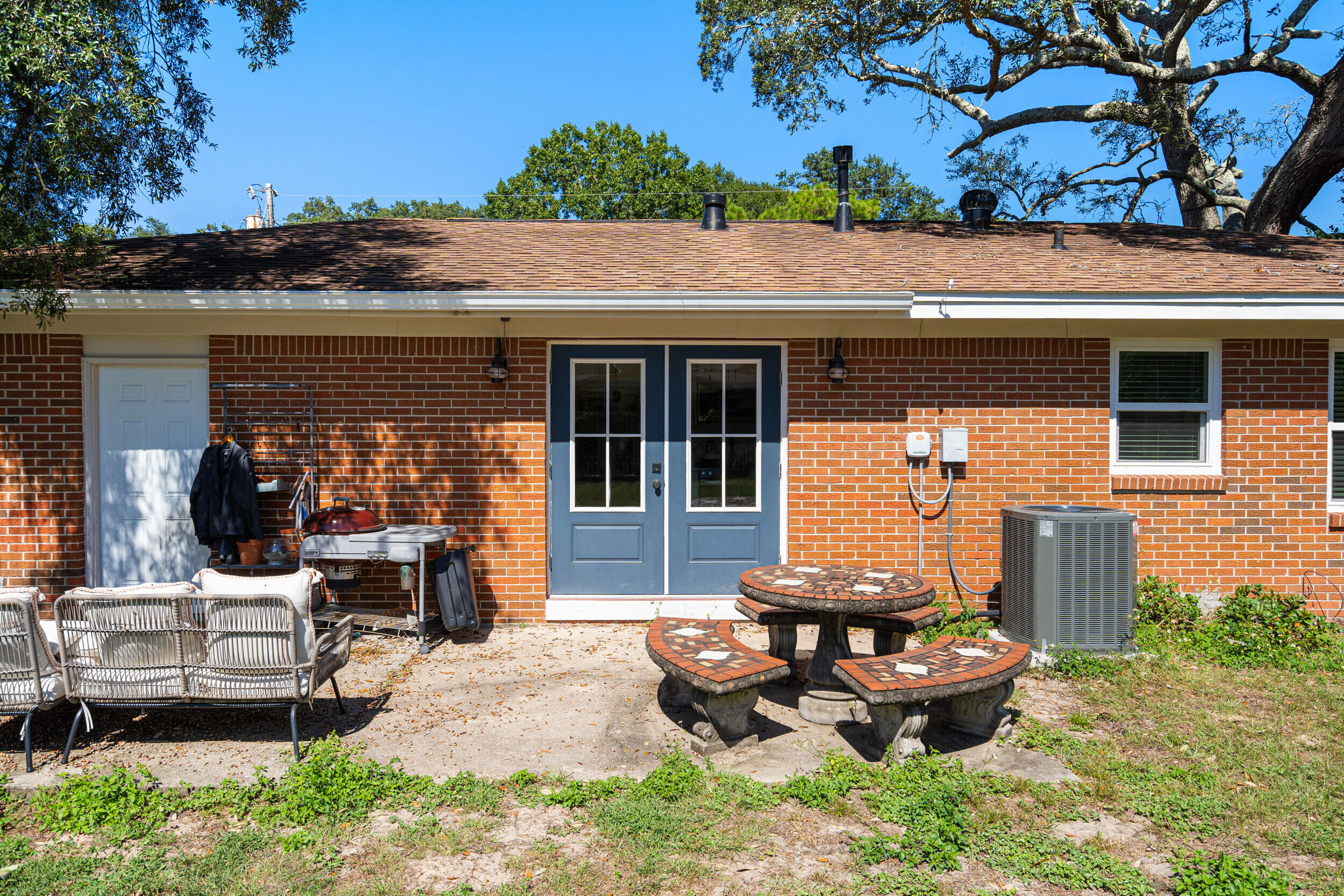 CAROL ANNE MANOR - Residential