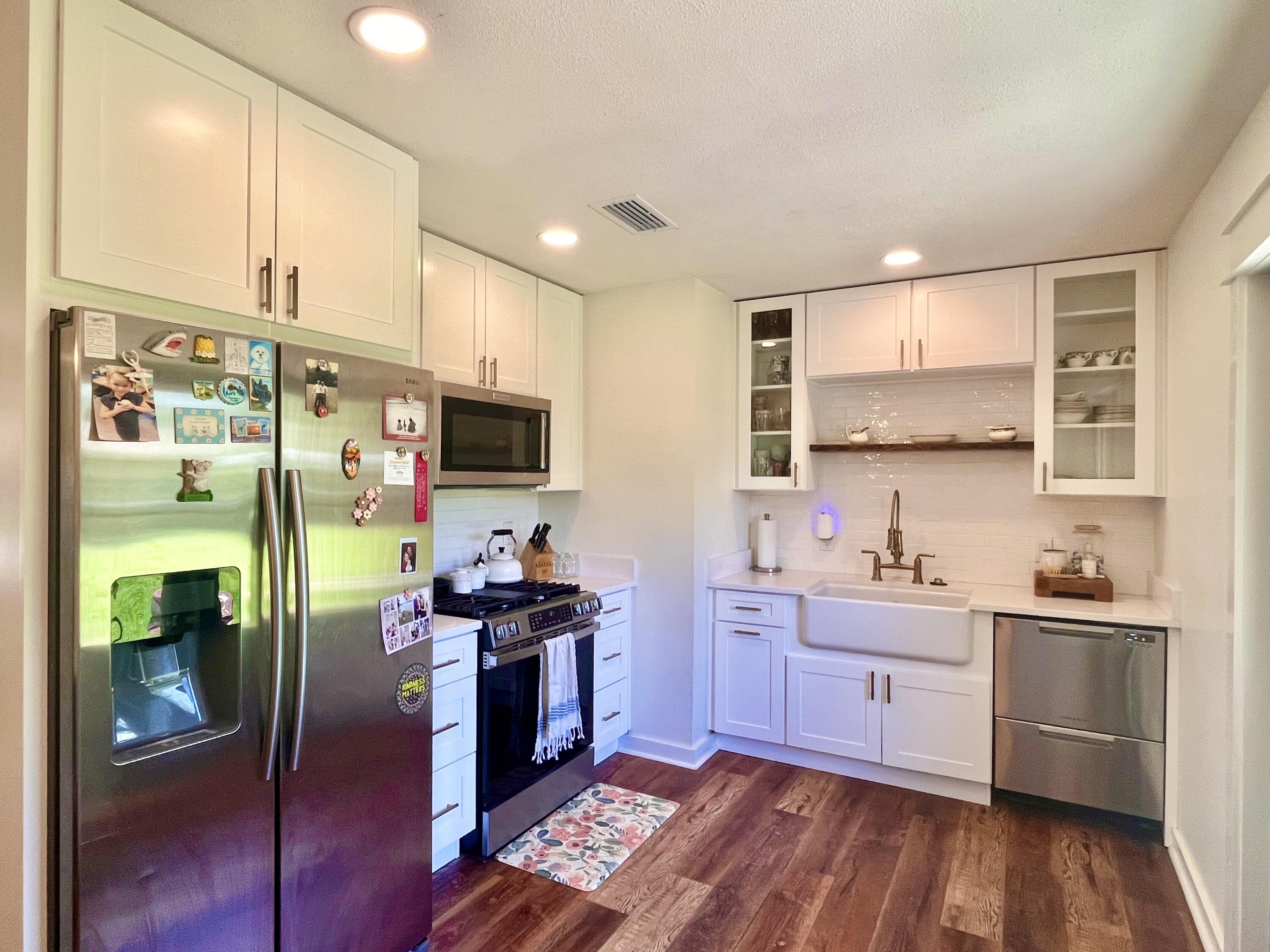 CAROL ANNE MANOR - Residential