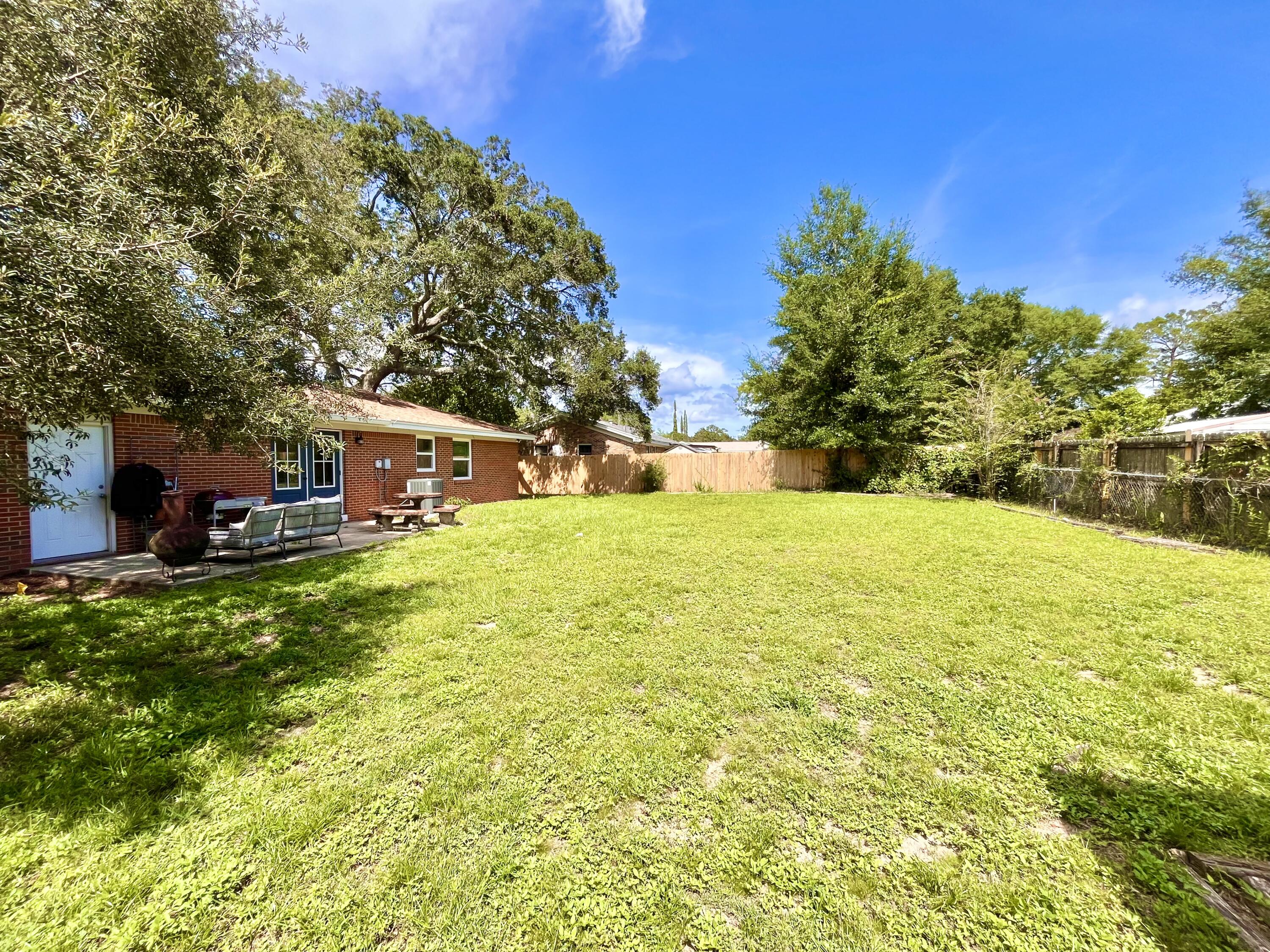 CAROL ANNE MANOR - Residential