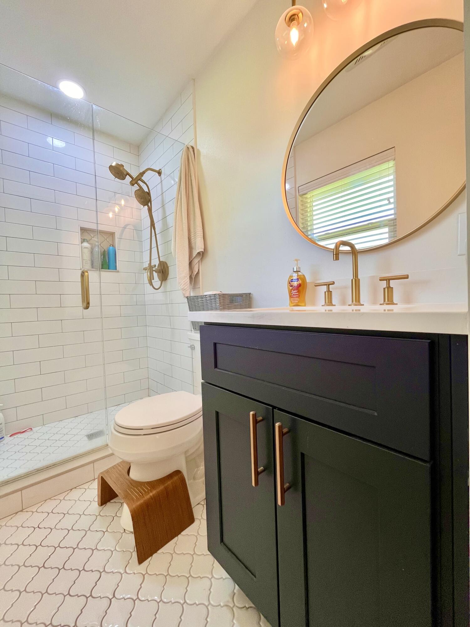 CAROL ANNE MANOR - Residential
