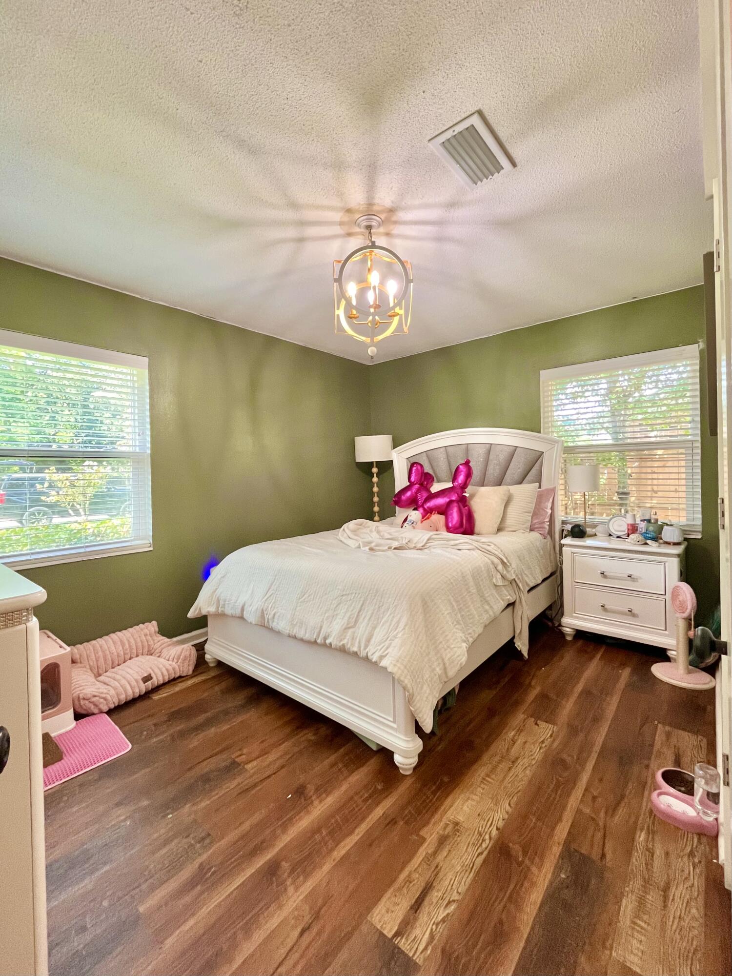 CAROL ANNE MANOR - Residential