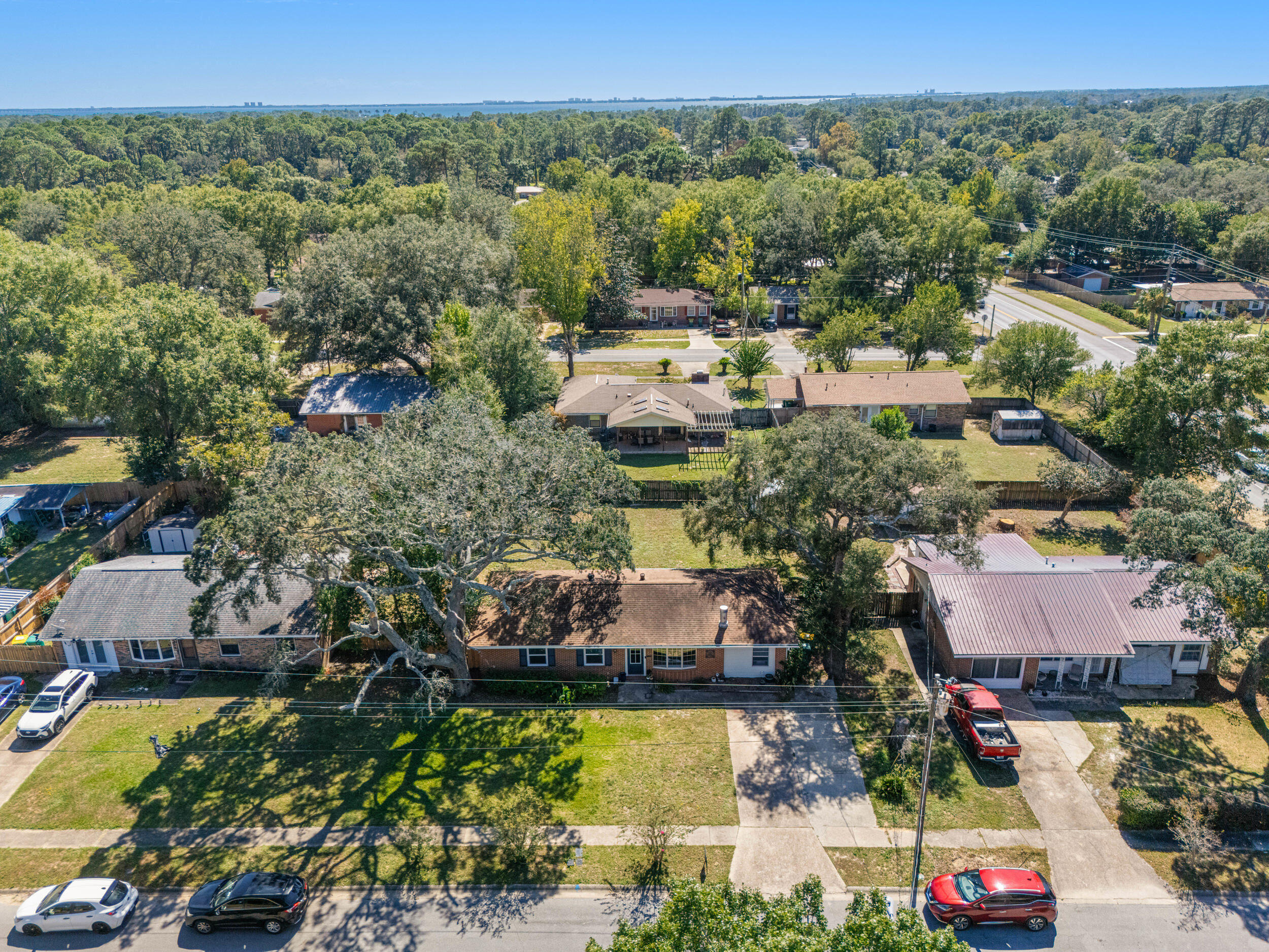 CAROL ANNE MANOR - Residential