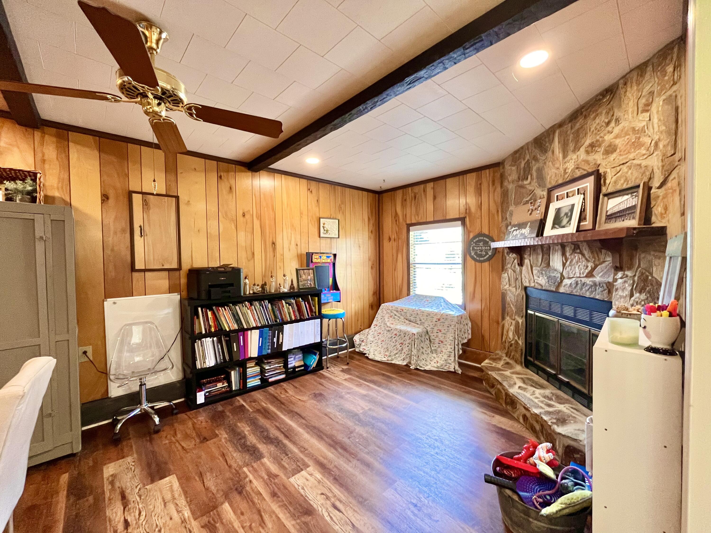 CAROL ANNE MANOR - Residential