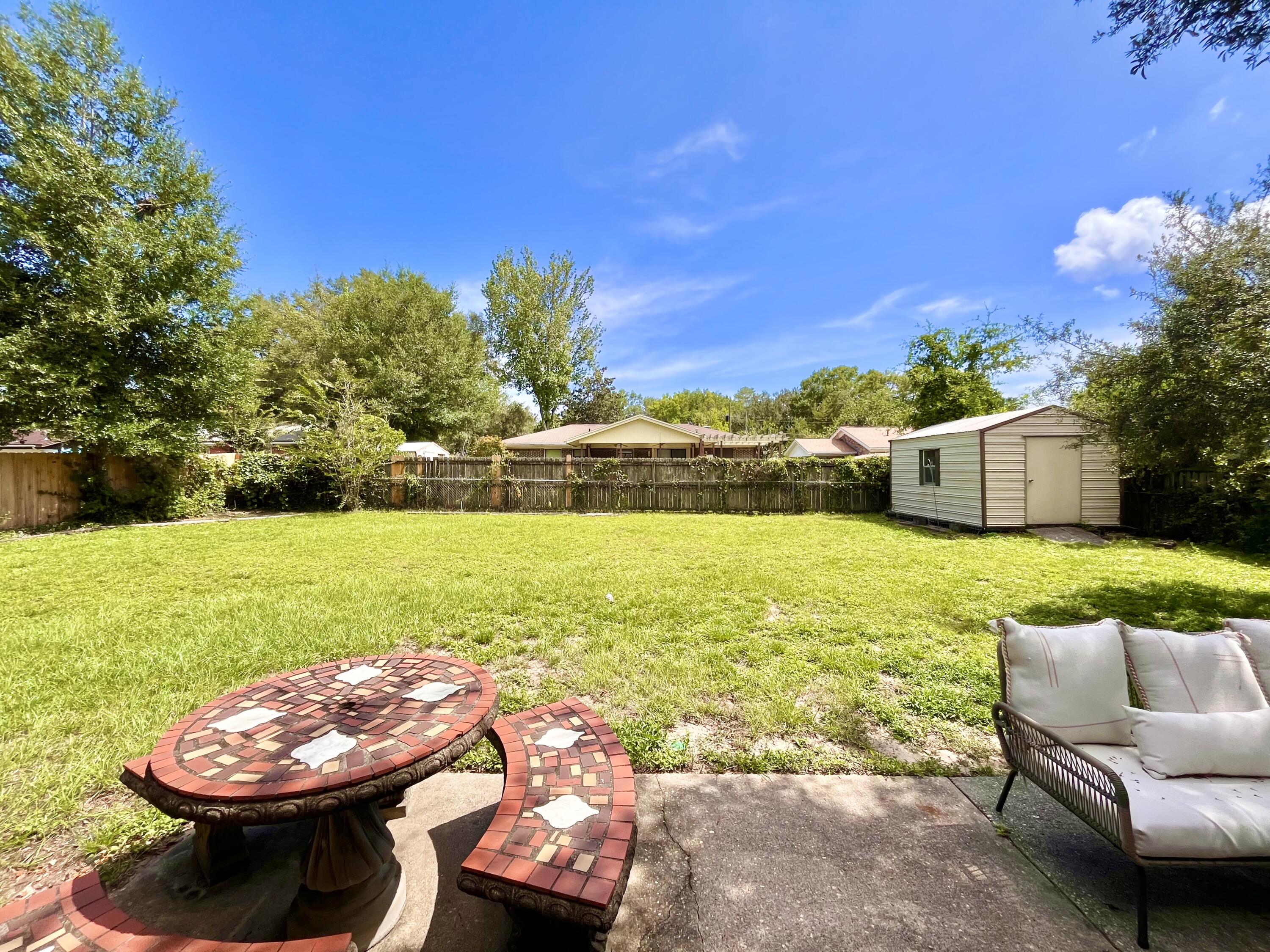 CAROL ANNE MANOR - Residential