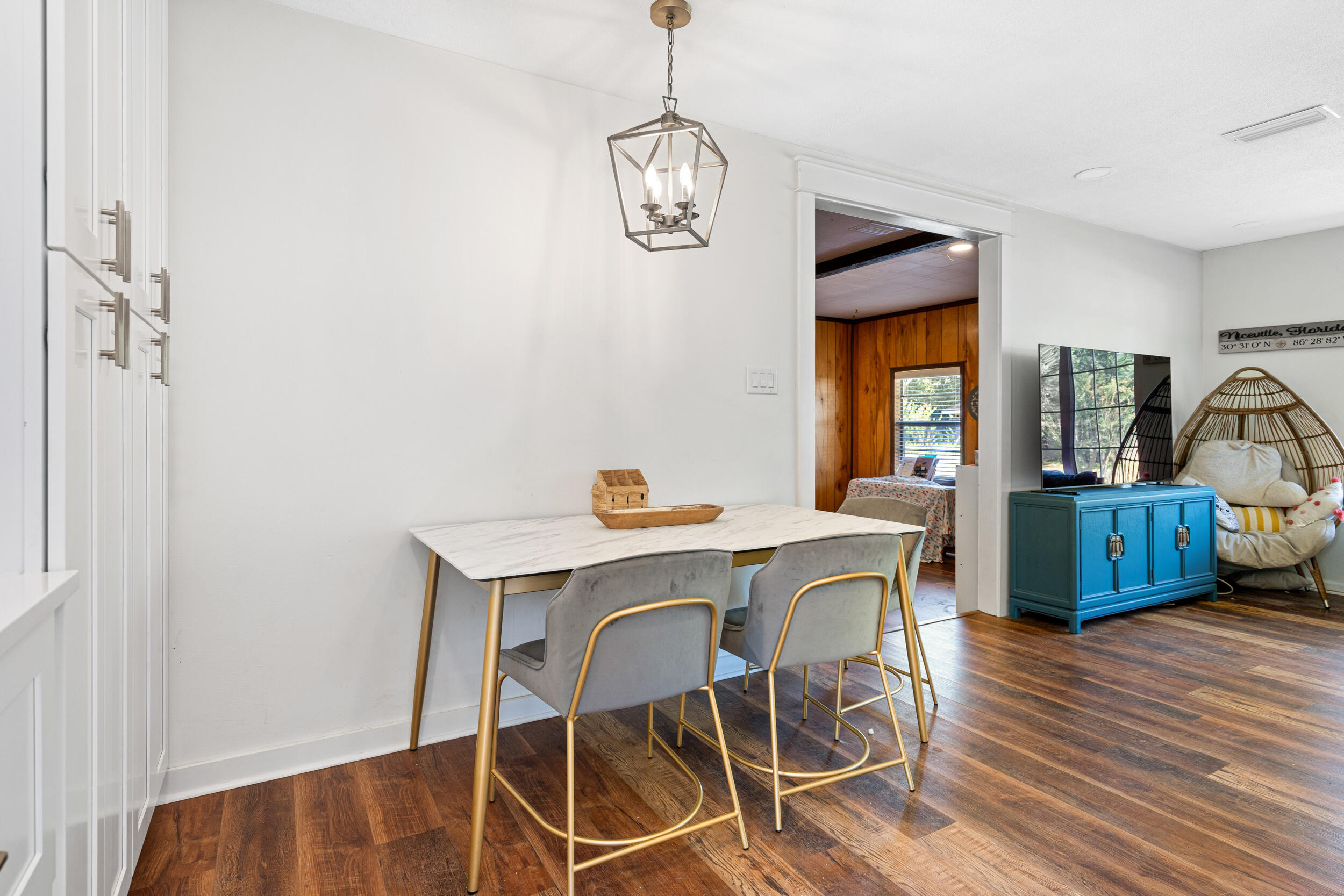 CAROL ANNE MANOR - Residential