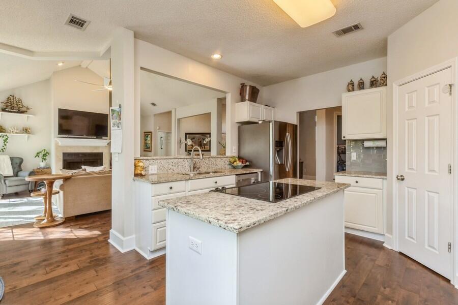 HUNTINGTON S/D PH 1 - Residential Lease