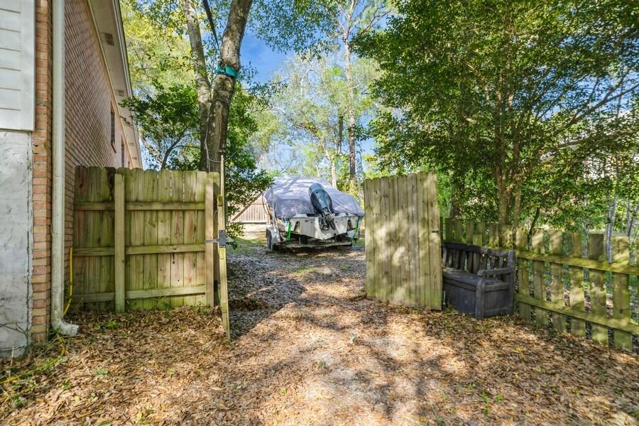 HUNTINGTON S/D PH 1 - Residential Lease